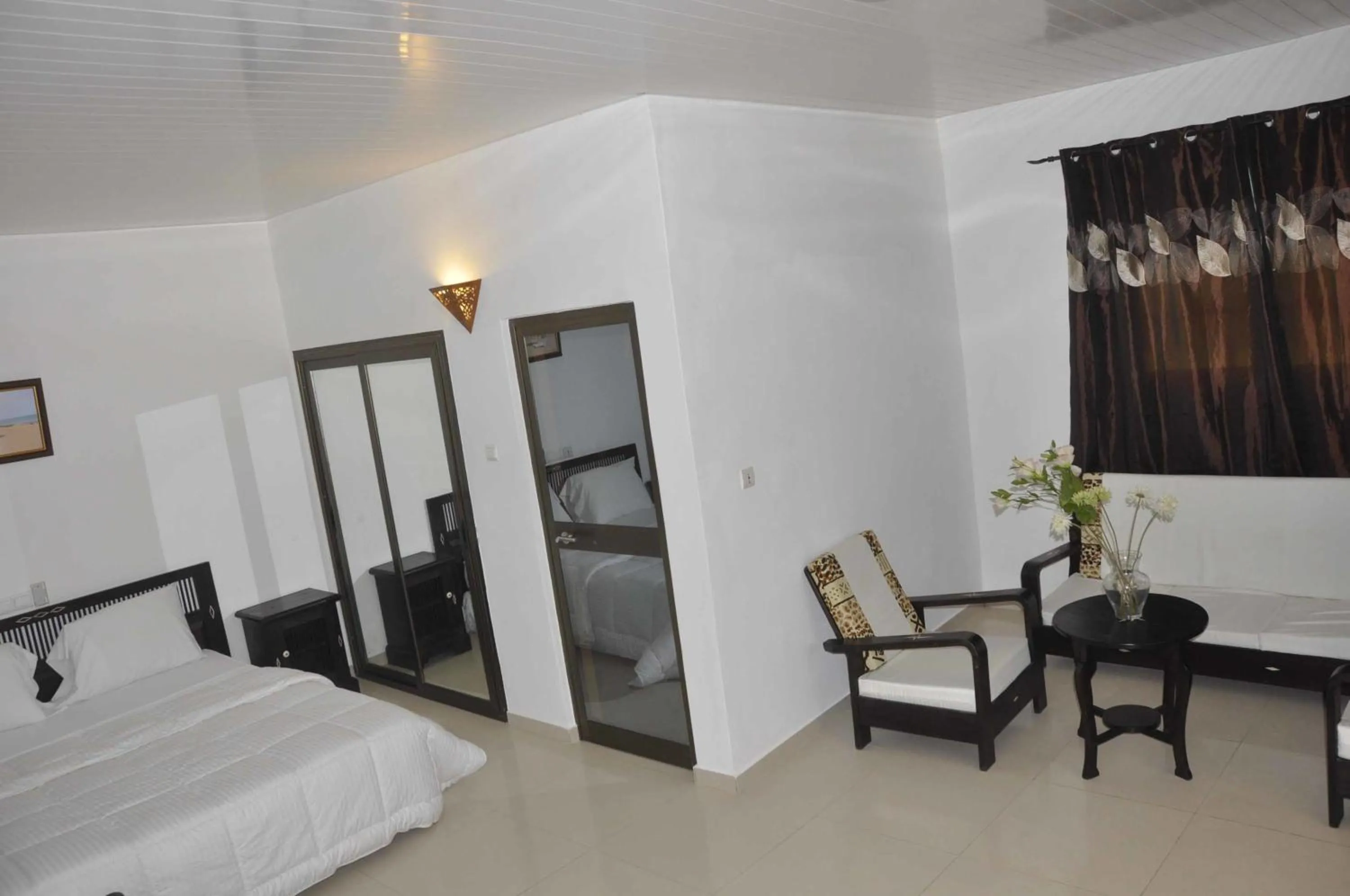 Decorative detail, Bed in Hôtel Résidence Madiba