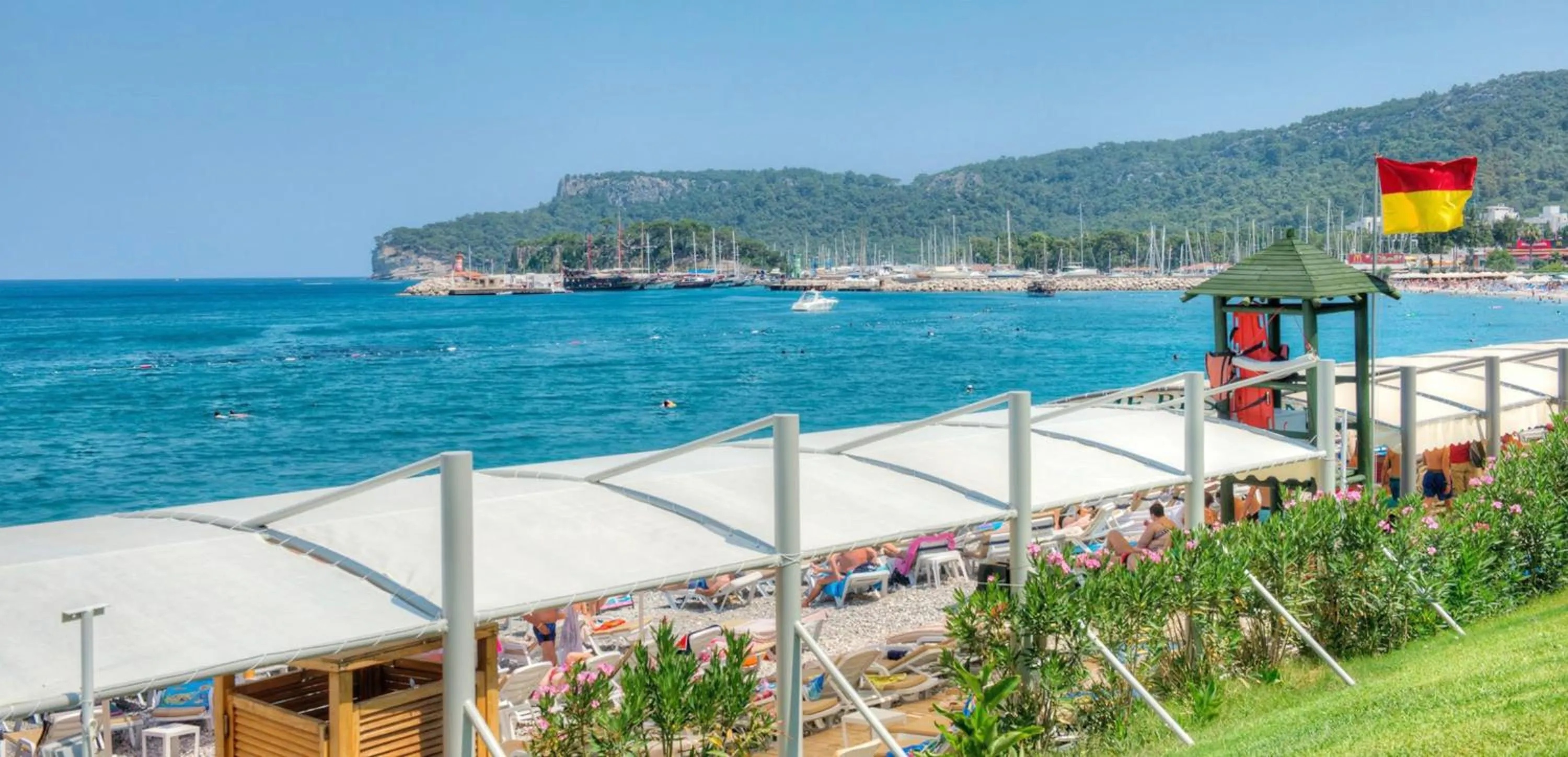 Patio in Golden Lotus Hotel