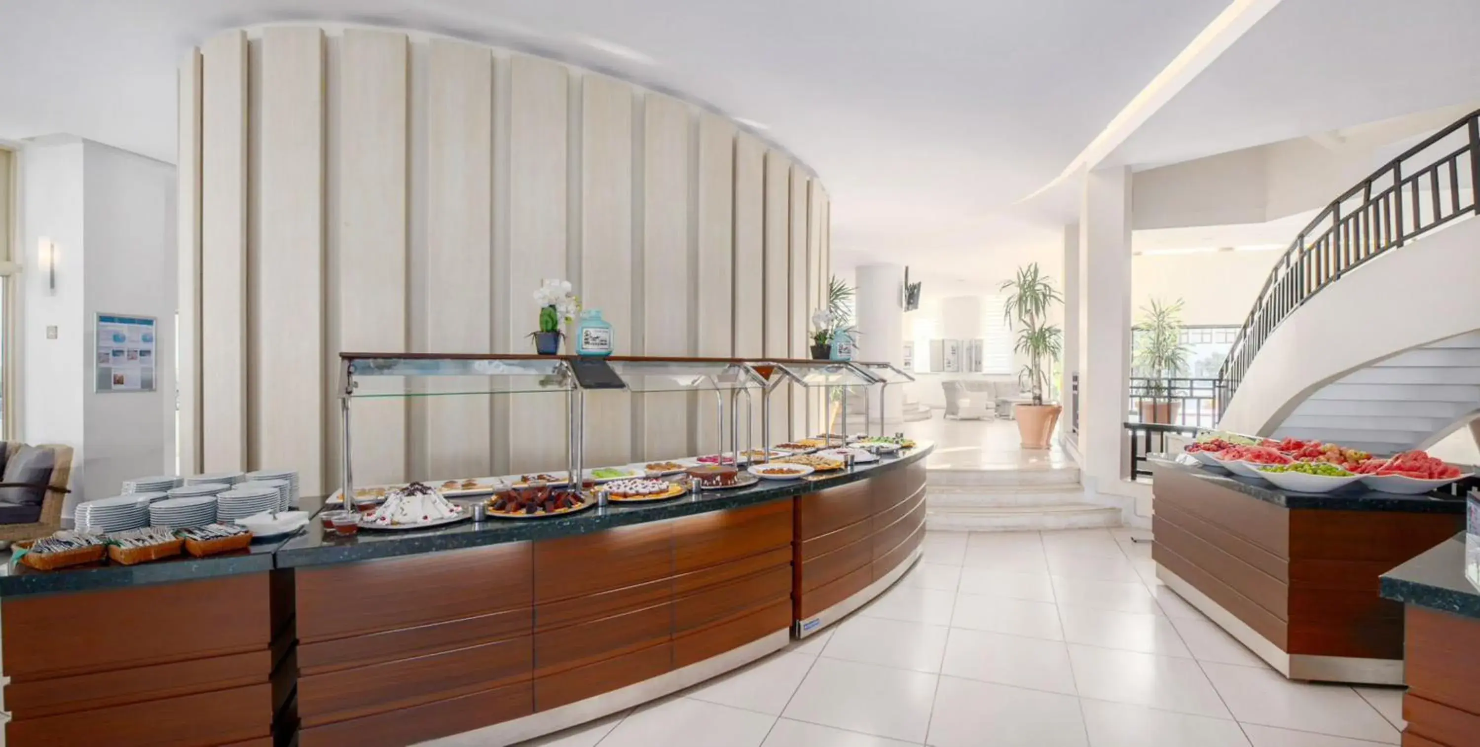 Restaurant/places to eat in Golden Lotus Hotel Restaurant/places to eat in Golden Lotus Hotel