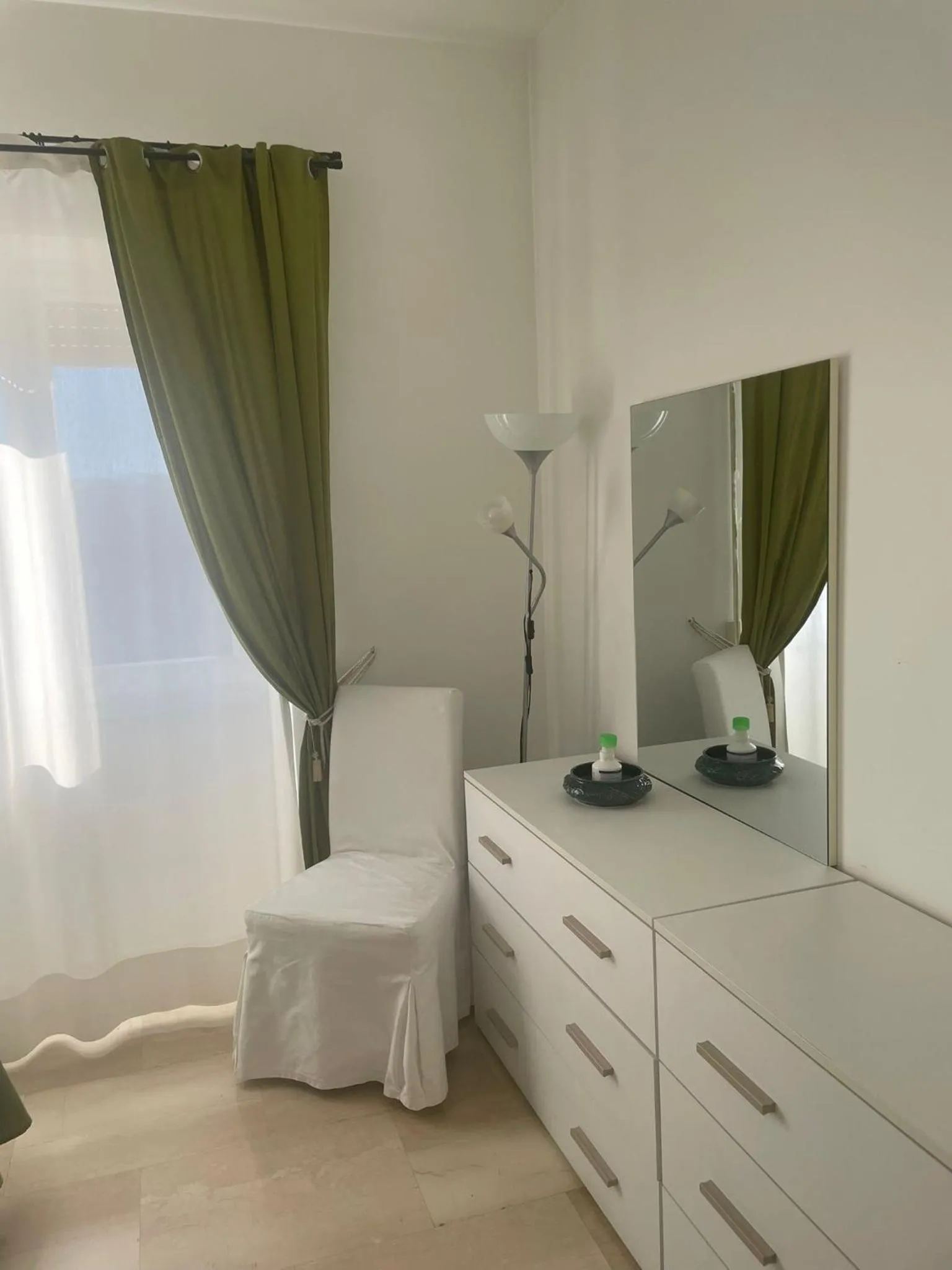 Bedroom, Bed in Saint Peter's House