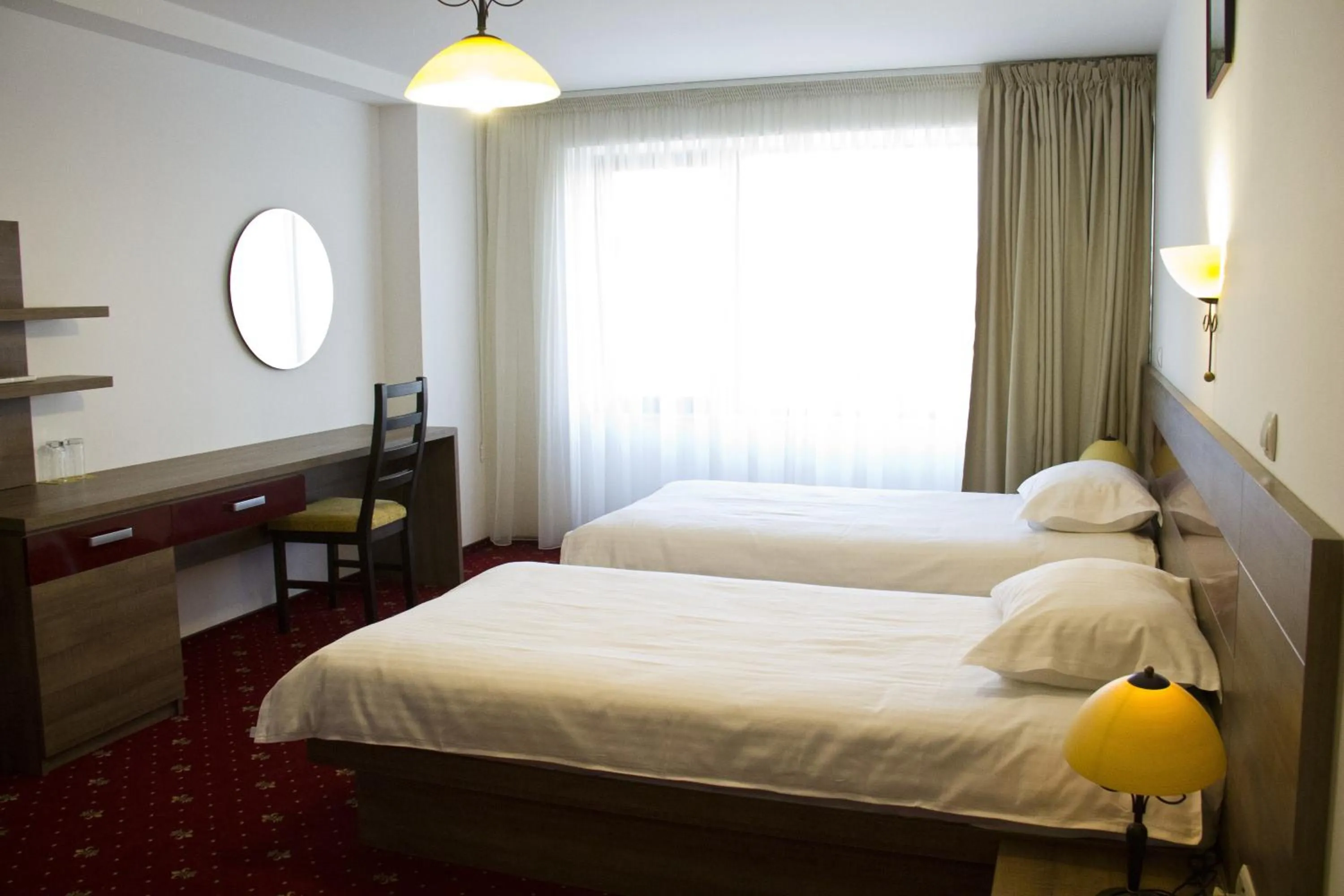 Day, Bed in Hotel City Ploiesti