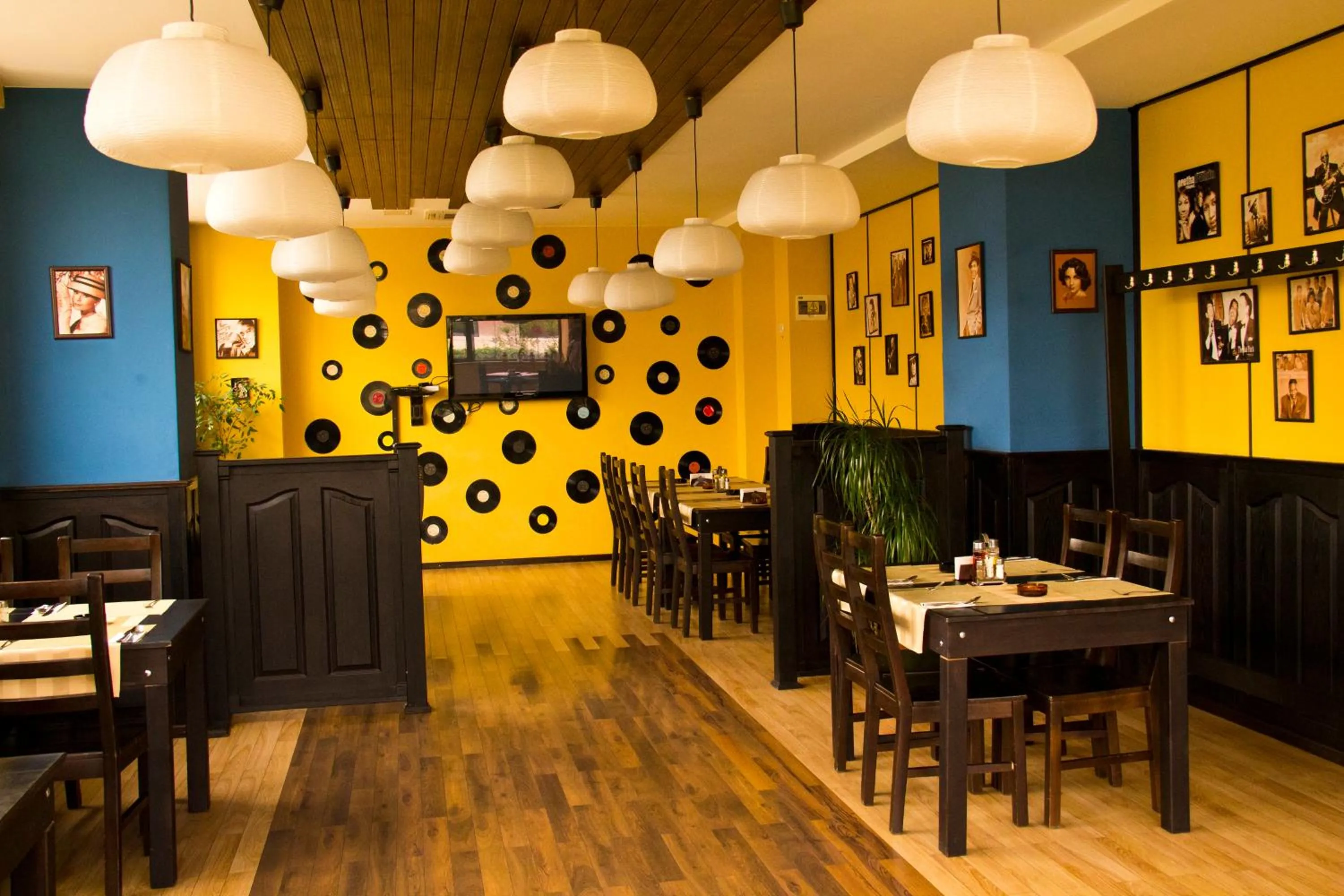 Restaurant/places to eat in Hotel City Ploiesti