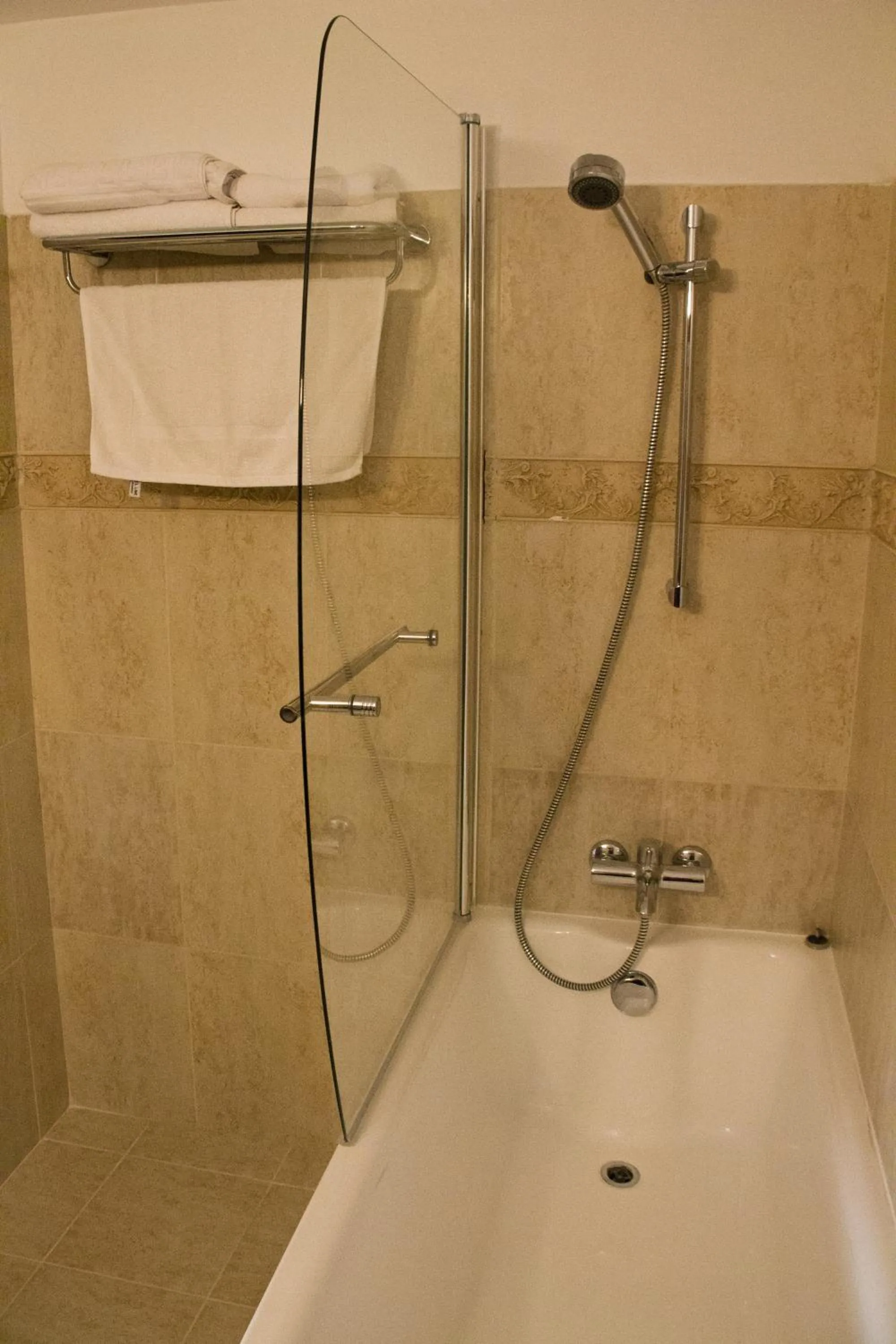 Bathroom in Hotel City Ploiesti