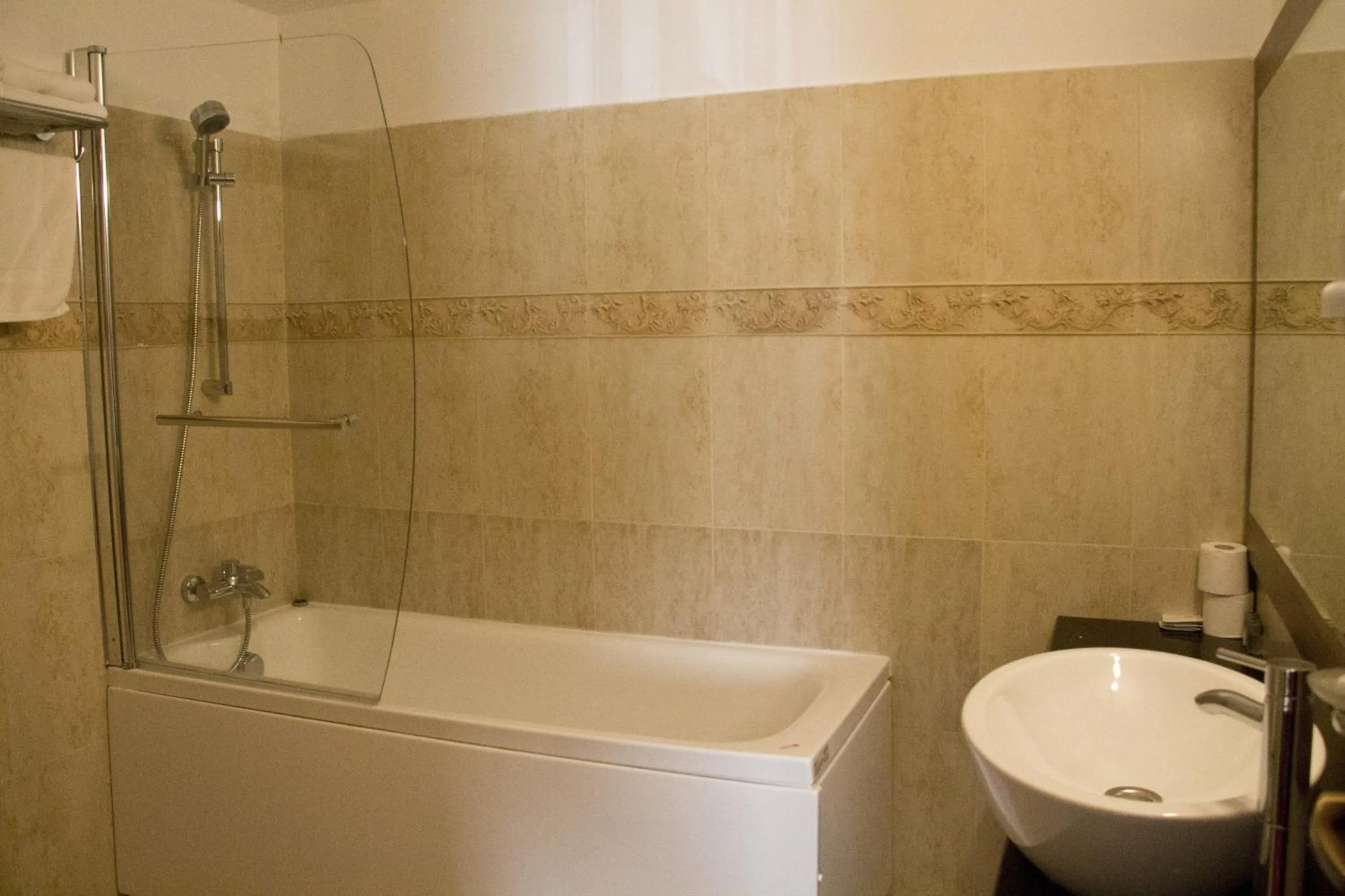 Bathroom in Hotel City Ploiesti