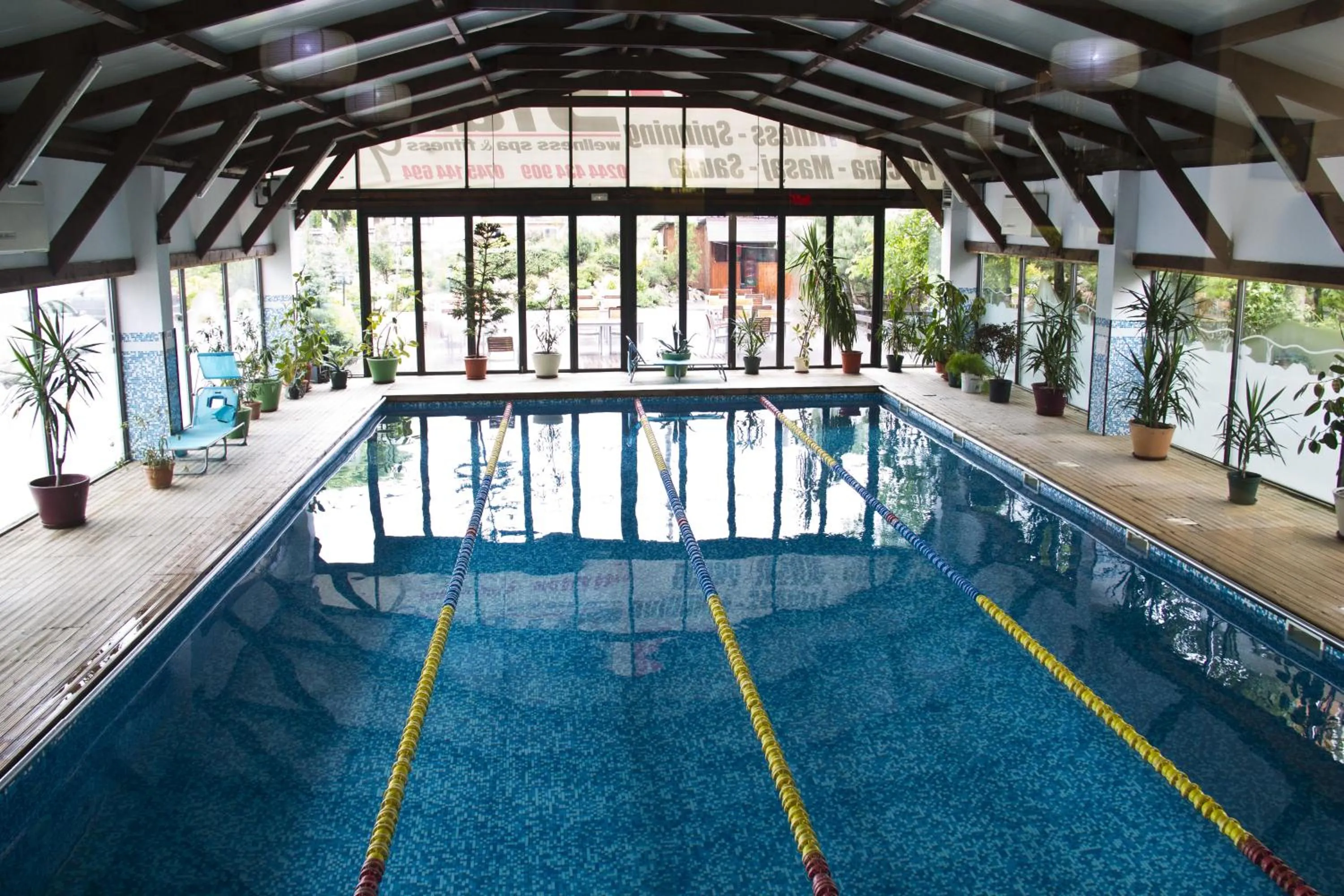 Swimming pool in Hotel City Ploiesti