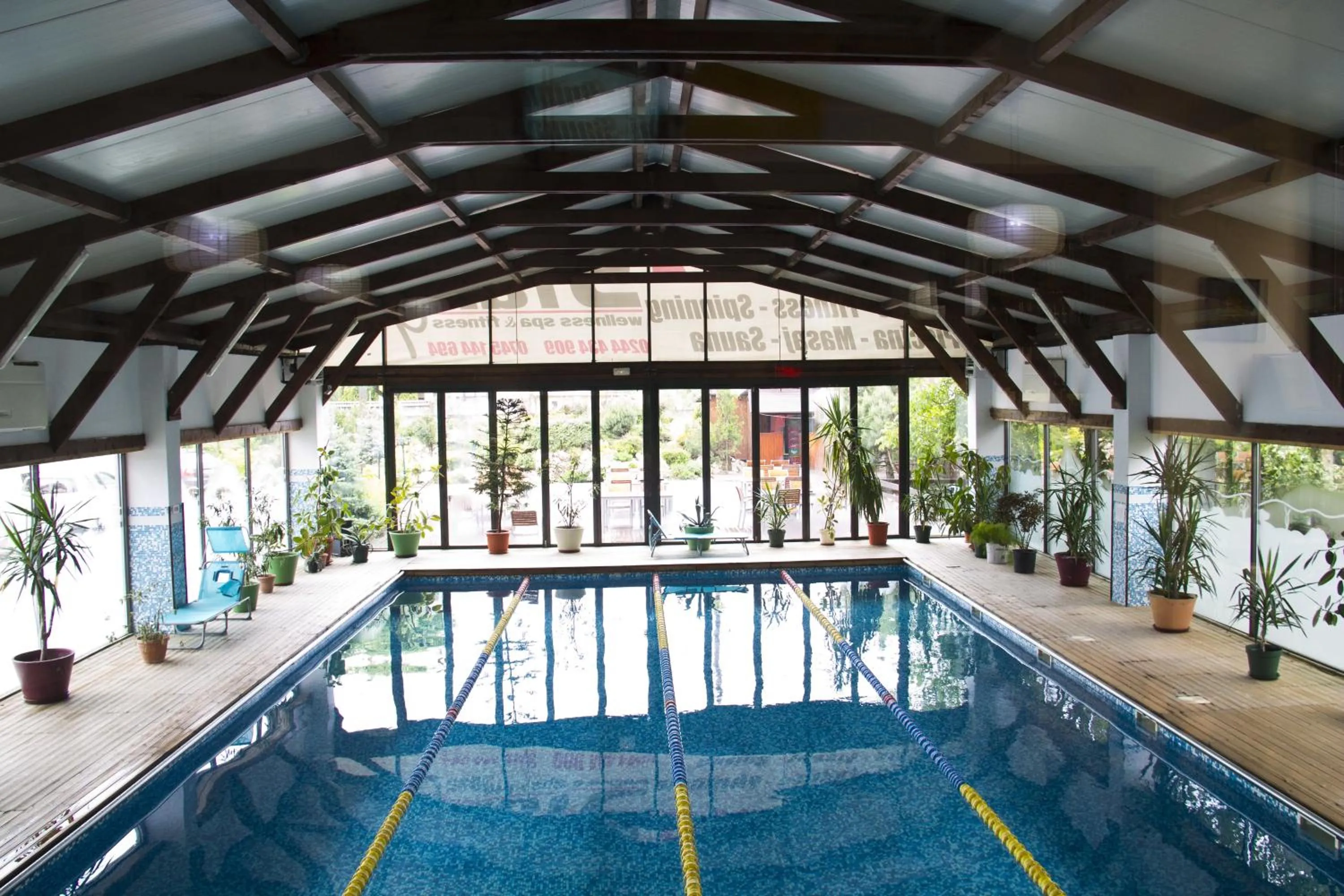 Swimming pool in Hotel City Ploiesti