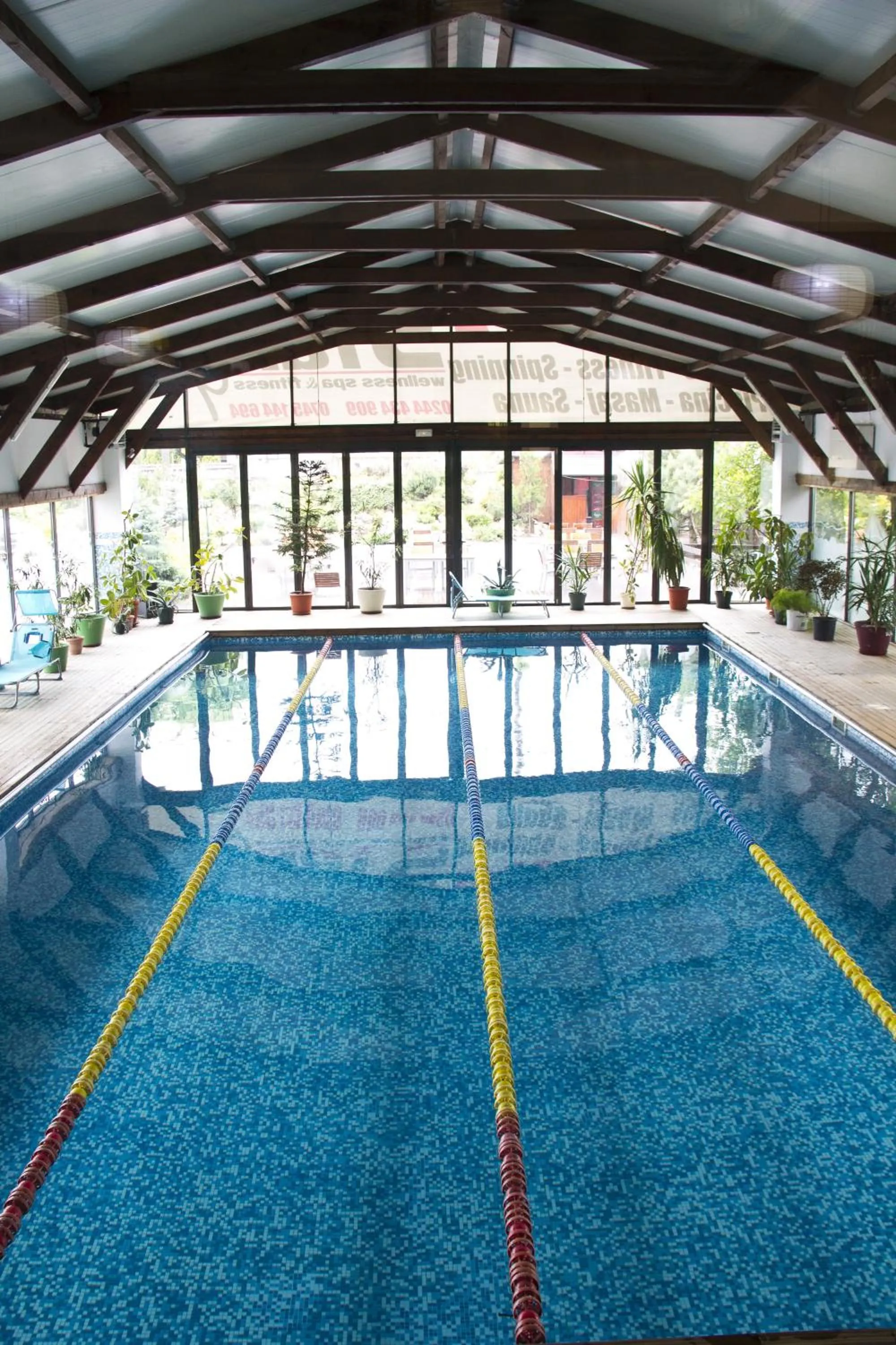 Swimming pool in Hotel City Ploiesti
