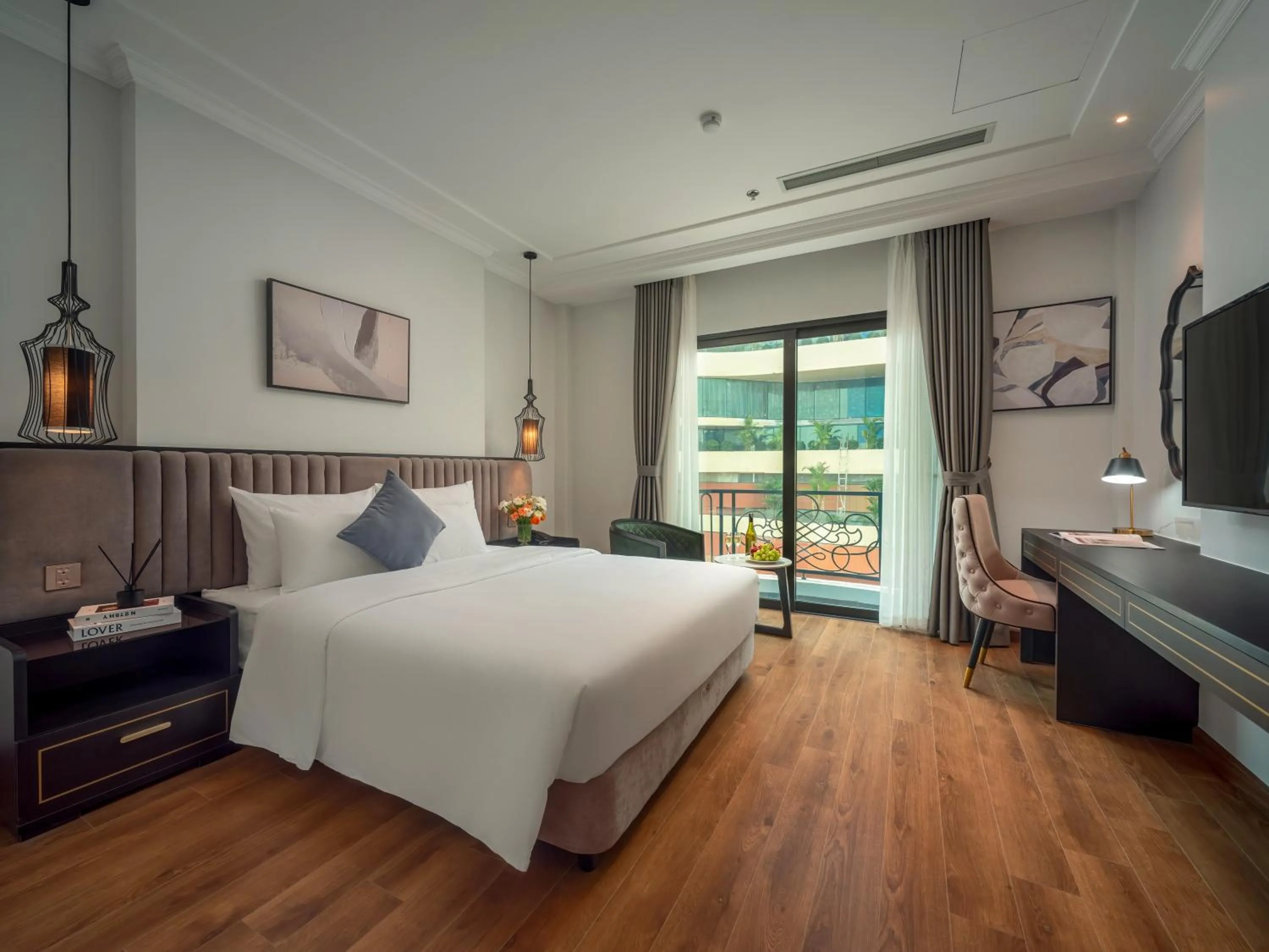 King Room with Balcony - single occupancy in 22Land Cloud Hotel Hanoi