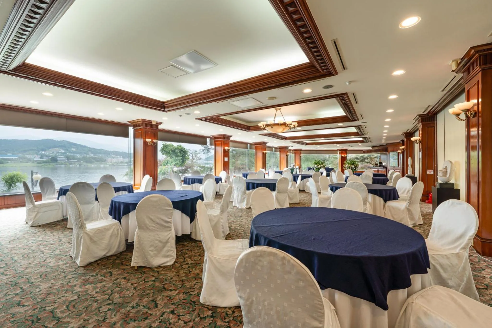 Banquet/Function facilities in The Hill House Yangpyeong