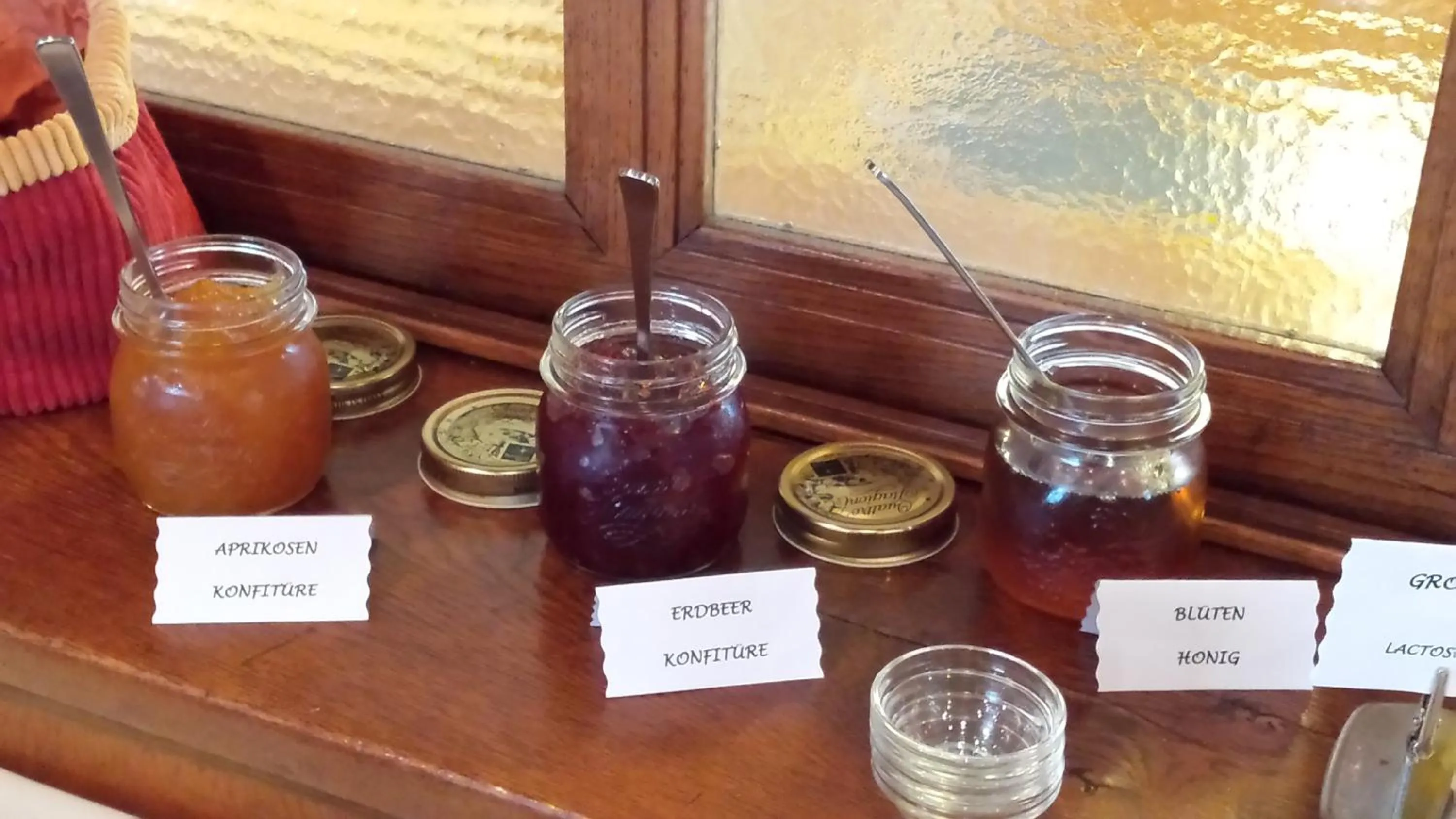 Buffet breakfast in Hotel Terminus