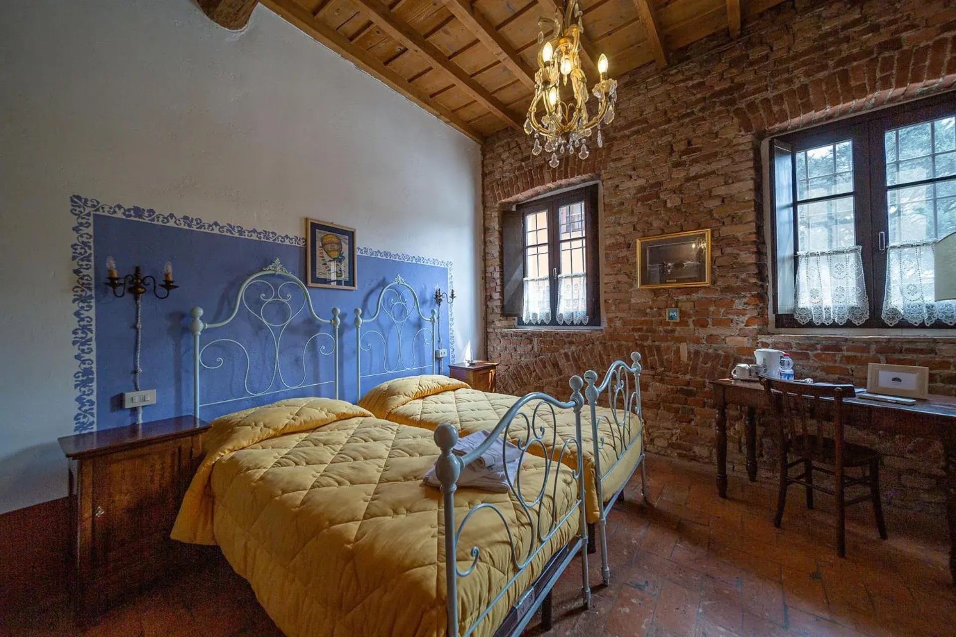 Twin Room with Private Bathroom in La Locanda di Sant'Anna Twin Room with Private Bathroom in La Locanda di Sant'Anna