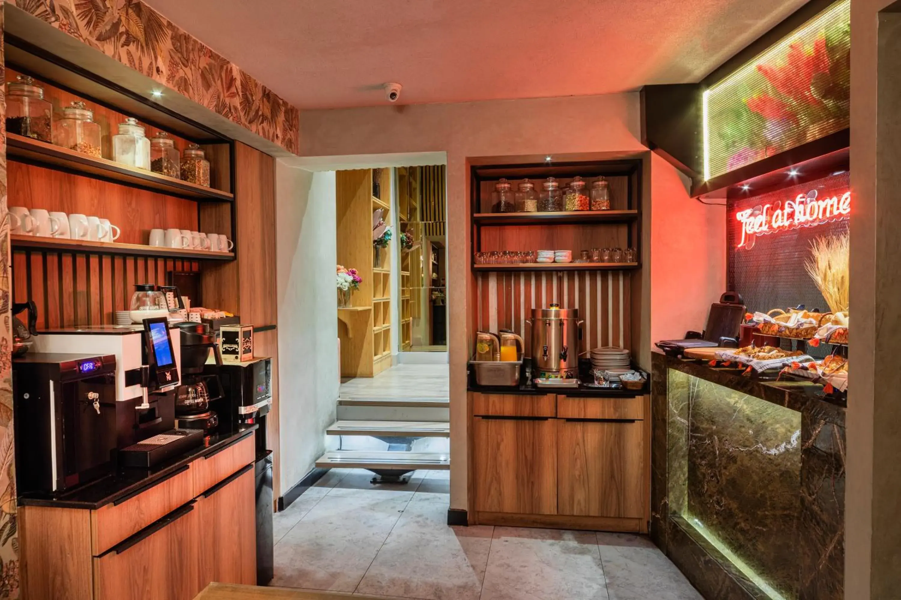 Restaurant/places to eat in Ayramin Deluxe Hotel Taksim Restaurant/places to eat in Ayramin Deluxe Hotel Taksim