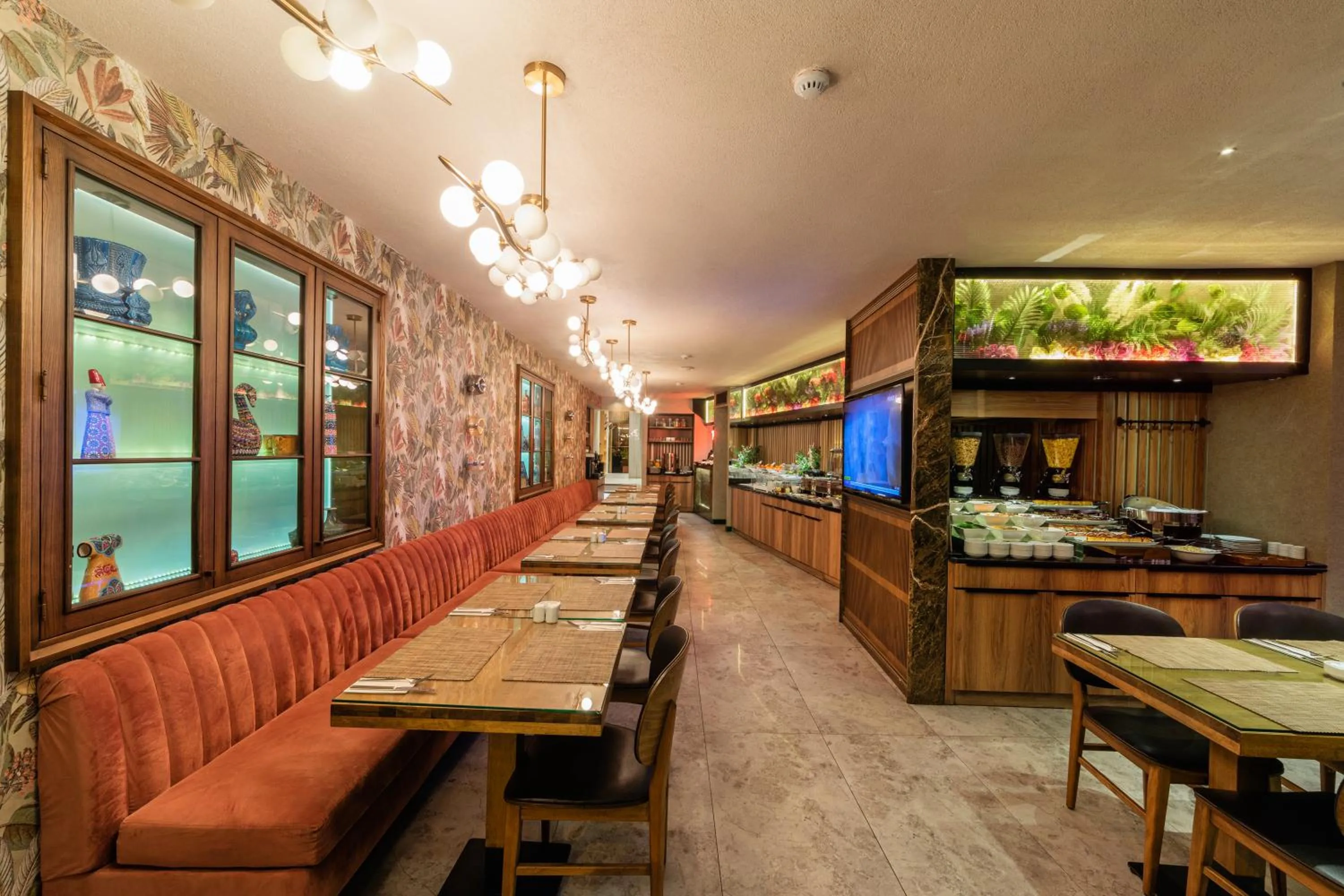 Restaurant/places to eat in Ayramin Deluxe Hotel Taksim