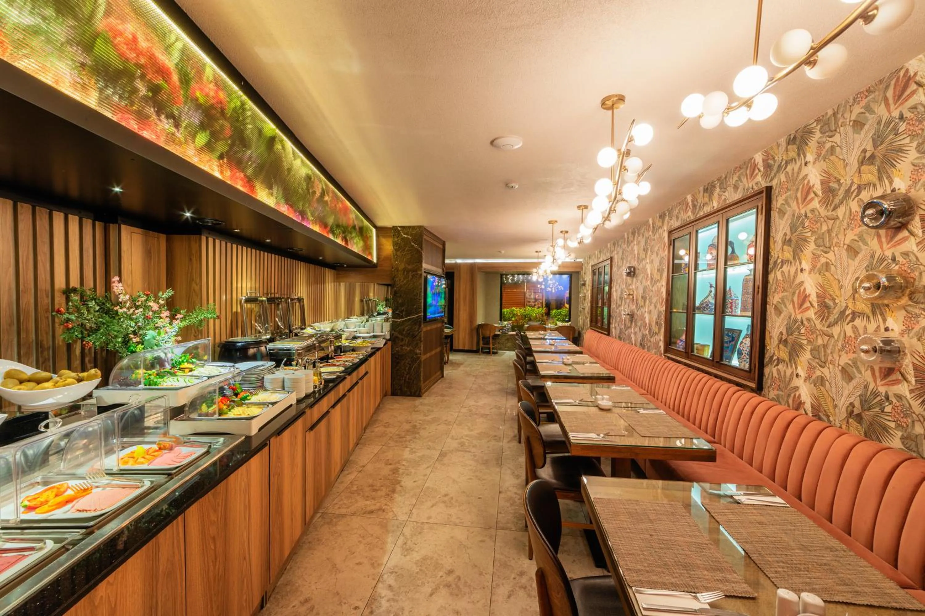 Restaurant/places to eat in Ayramin Deluxe Hotel Taksim