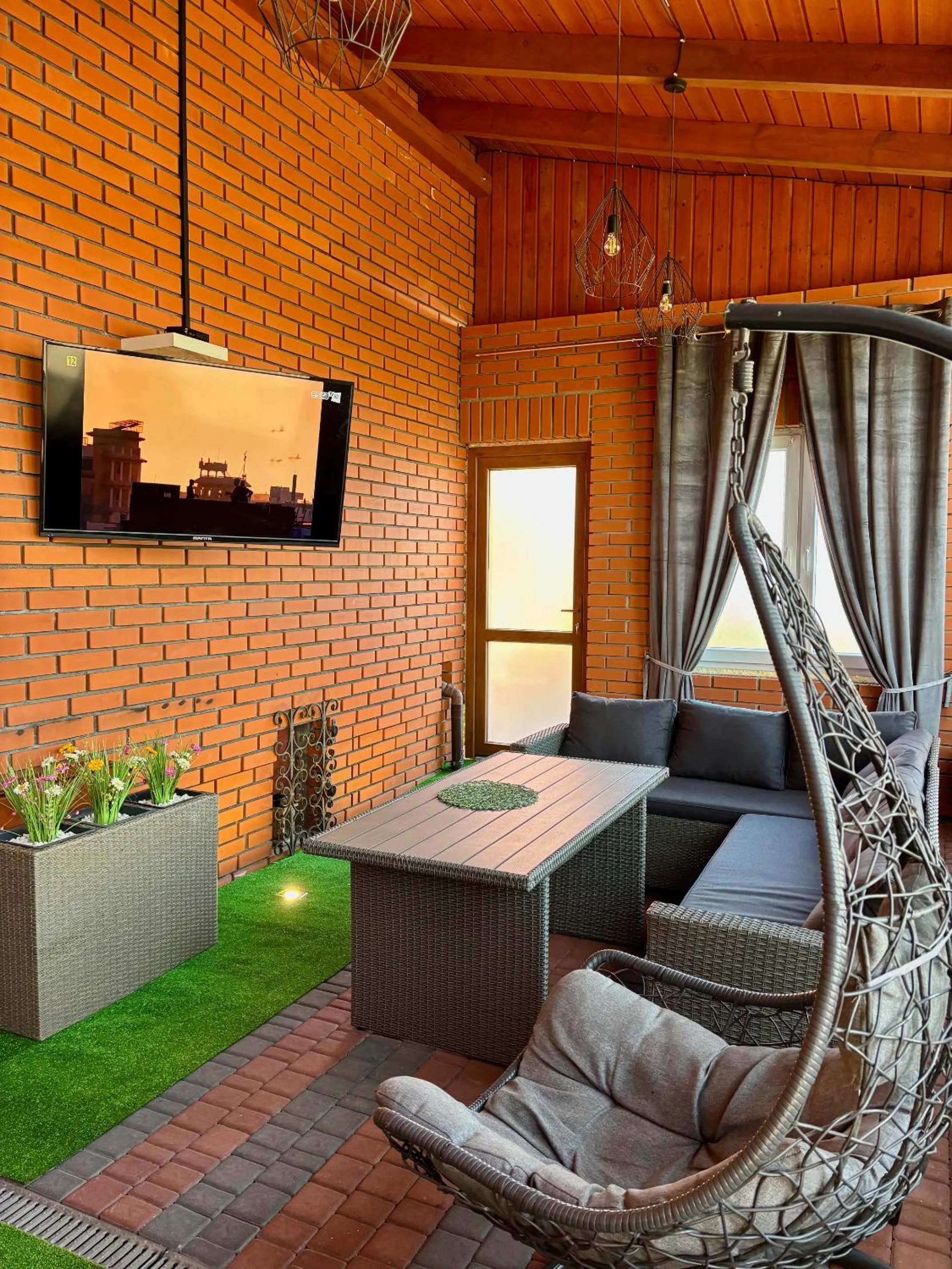 TV and multimedia in Apartament "Love Heaven" Jacuzzi SPA z dużą wanną z hydromasażem dla Dwojga