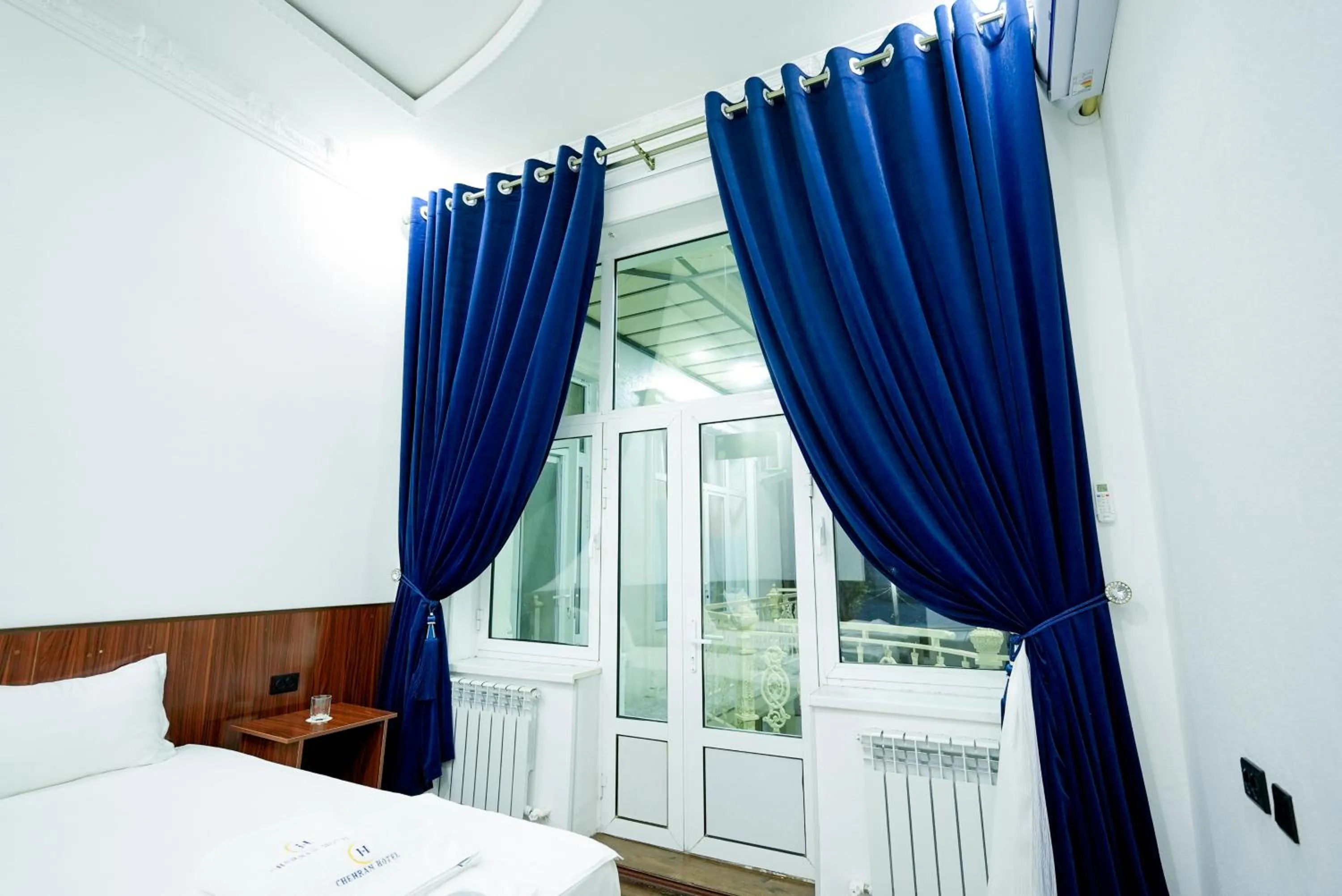 Photo of the whole room, Bed in Chehran Hotel