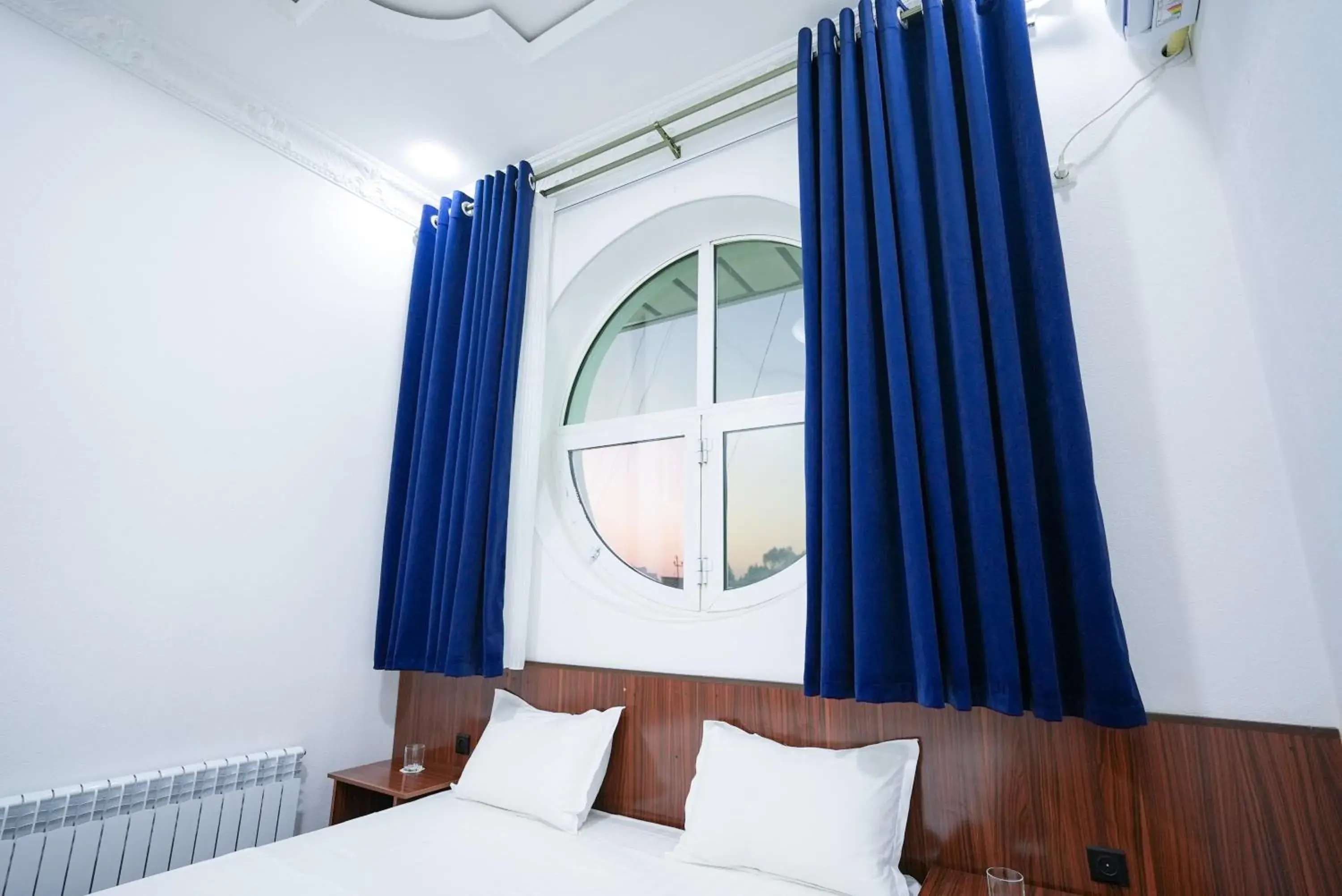 Photo of the whole room, Bed in Chehran Hotel Photo of the whole room, Bed in Chehran Hotel