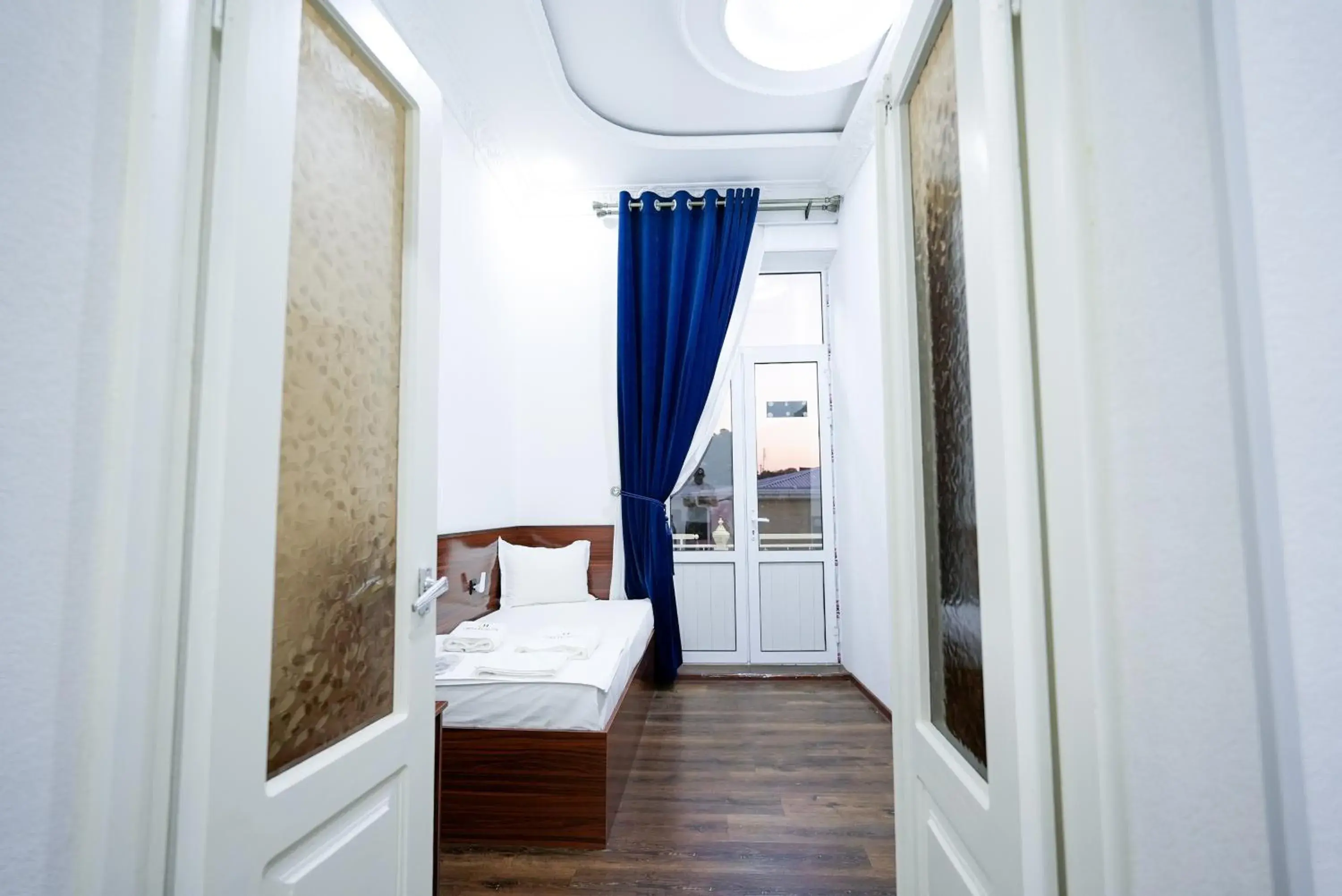 Photo of the whole room, Bed in Chehran Hotel Photo of the whole room, Bed in Chehran Hotel