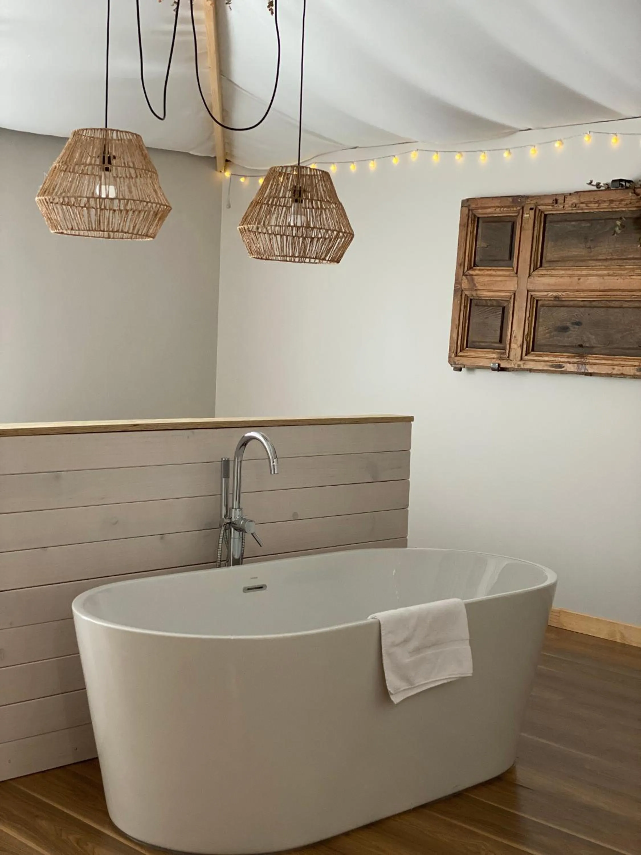 Decorative detail in Albergue Jakue