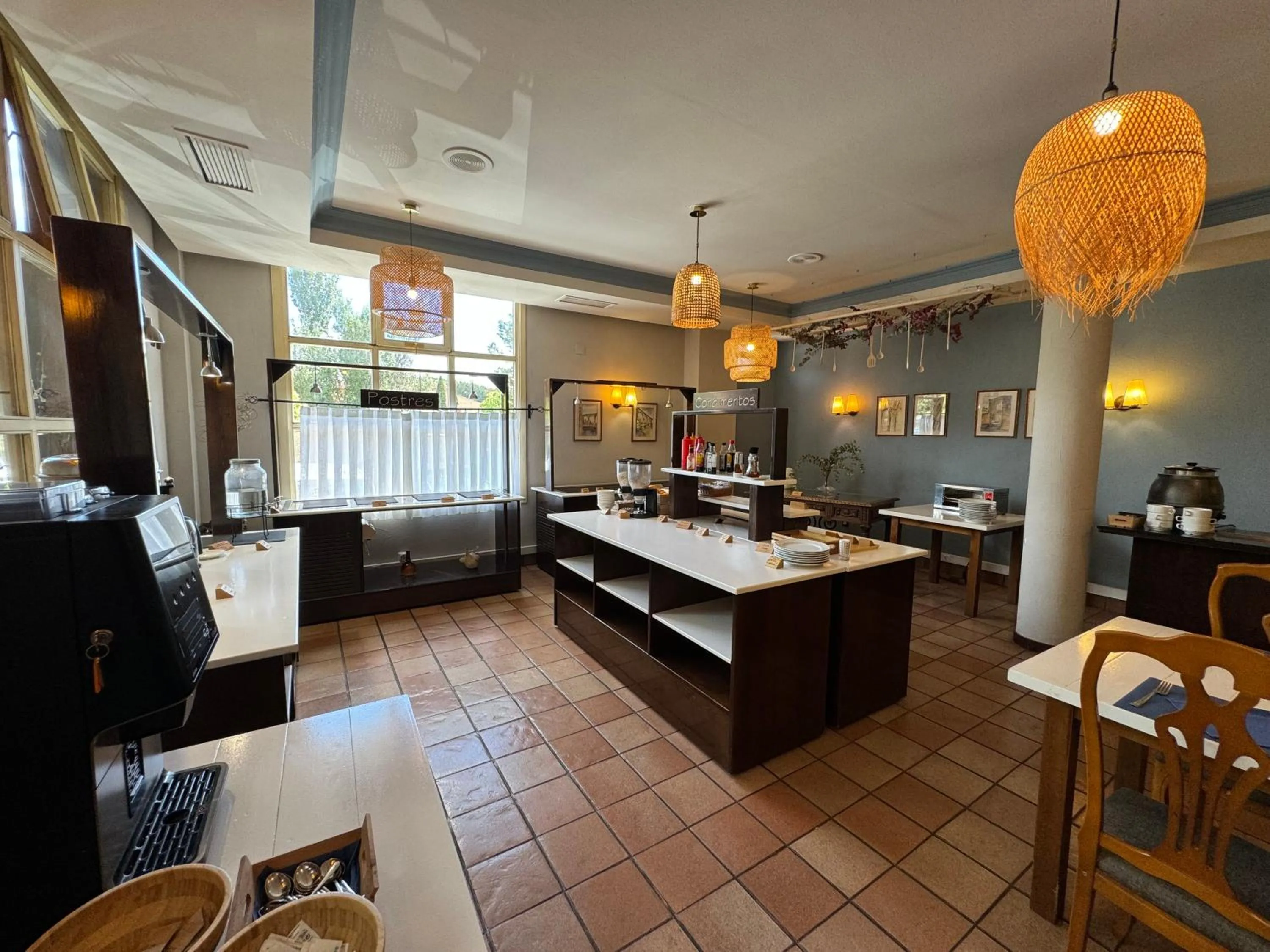 Restaurant/places to eat in Albergue Jakue