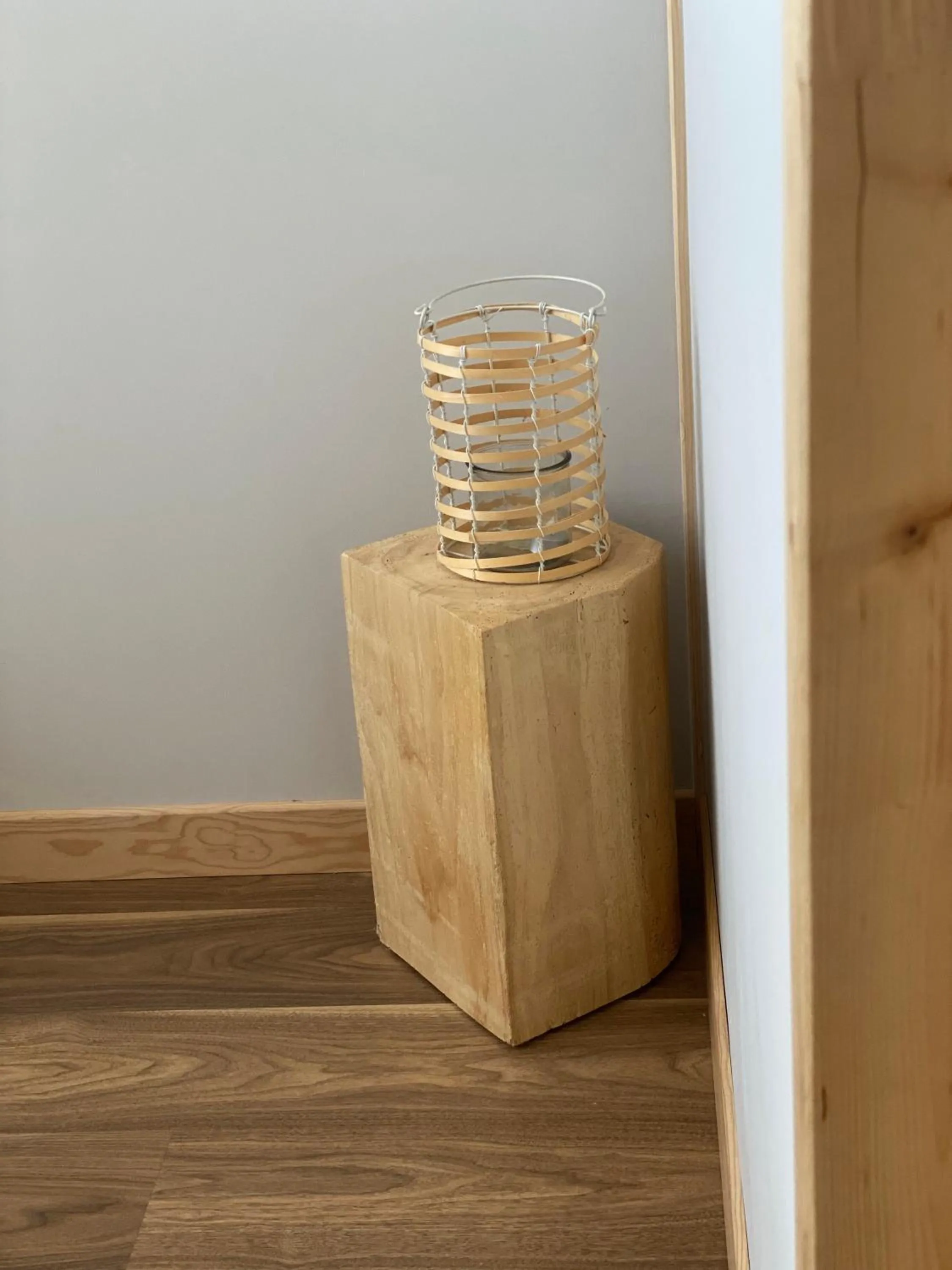 Decorative detail in Albergue Jakue