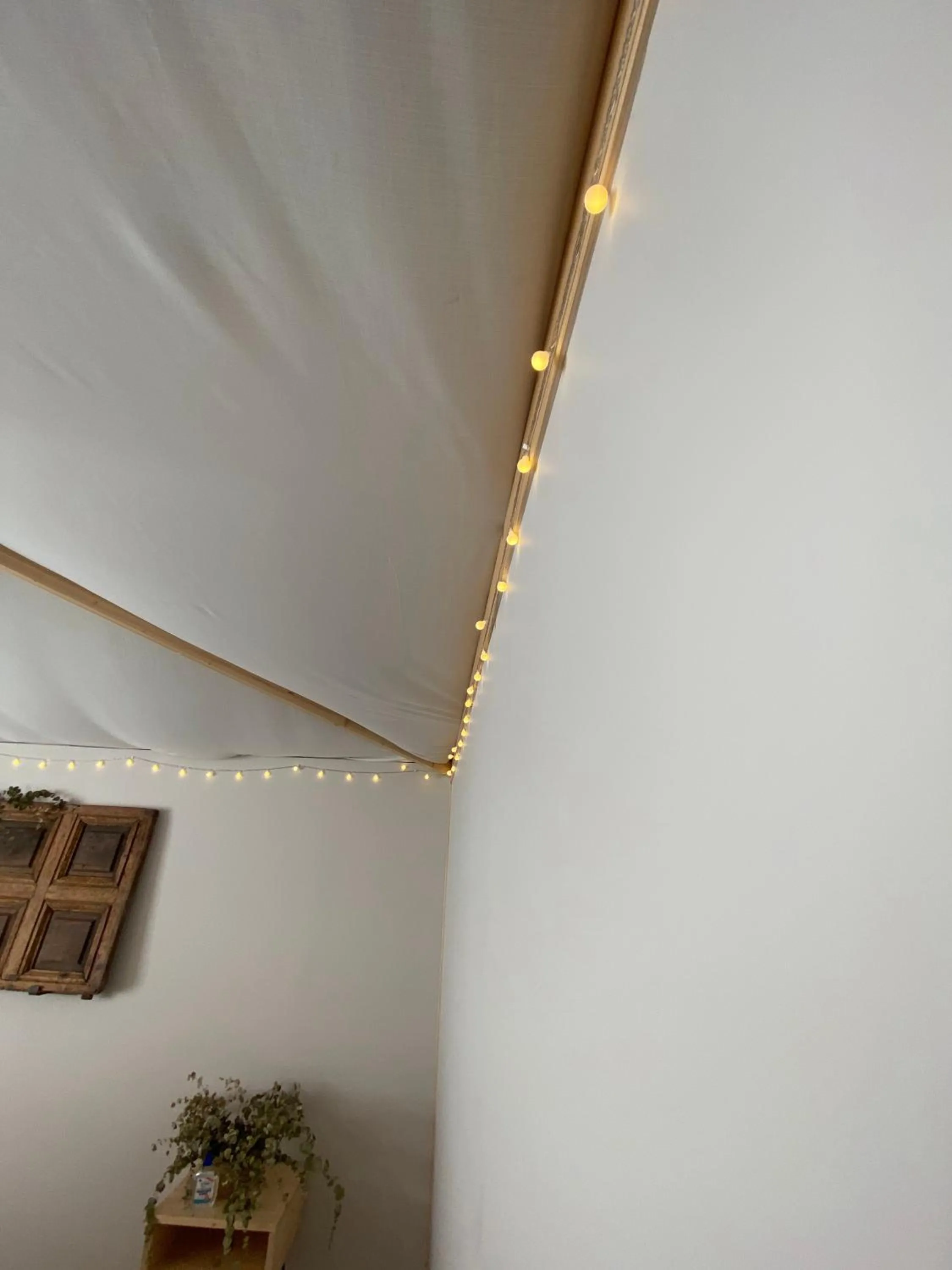 Decorative detail in Albergue Jakue