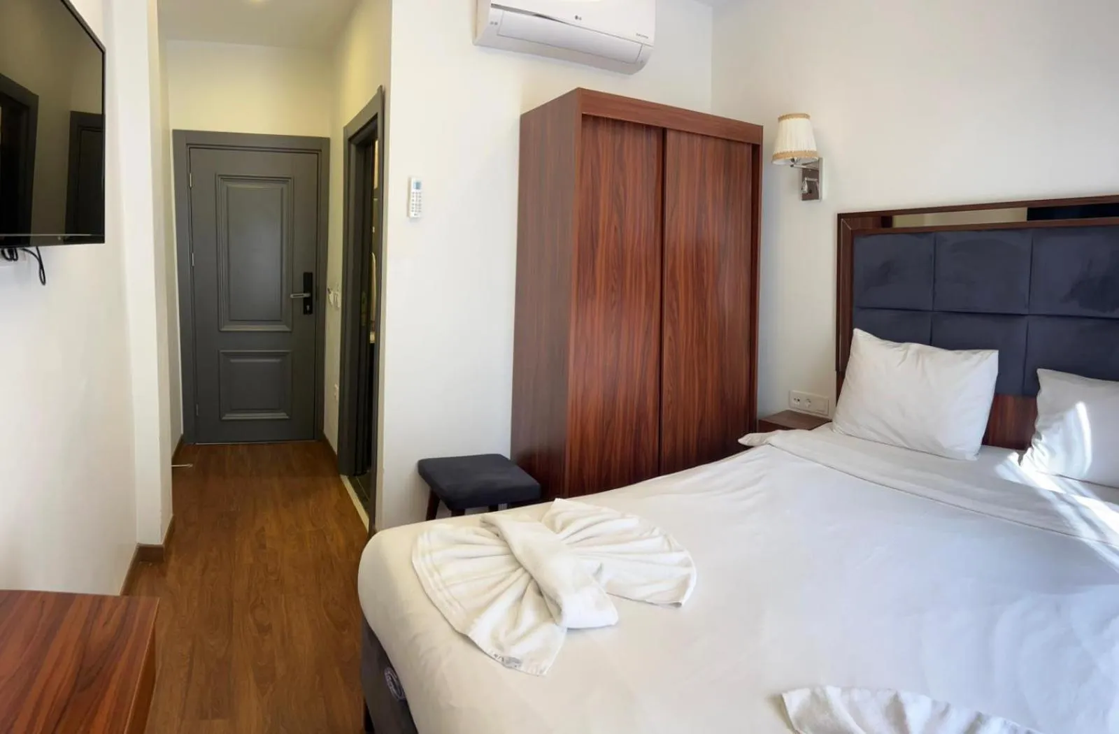 Photo of the whole room, Bed in Violin Hotel Sultanahmet