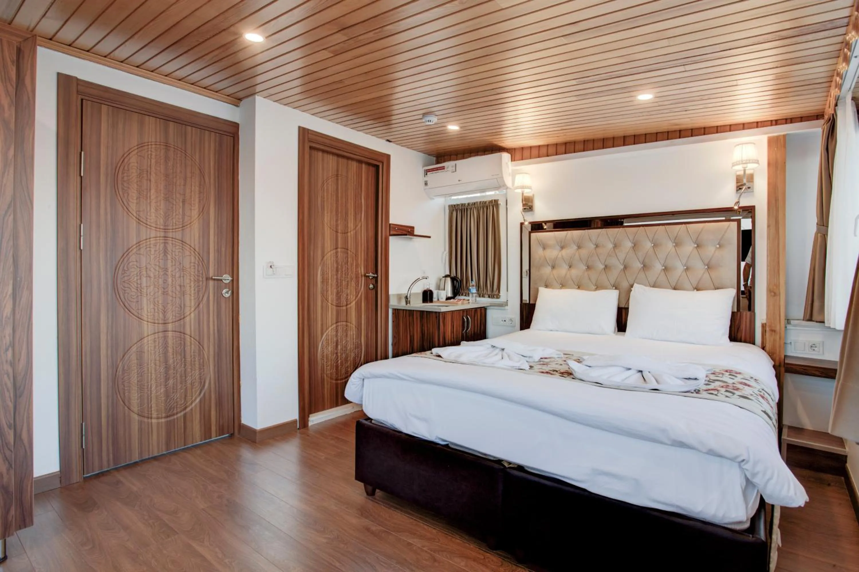 Shower, Bed in Violin Hotel Sultanahmet