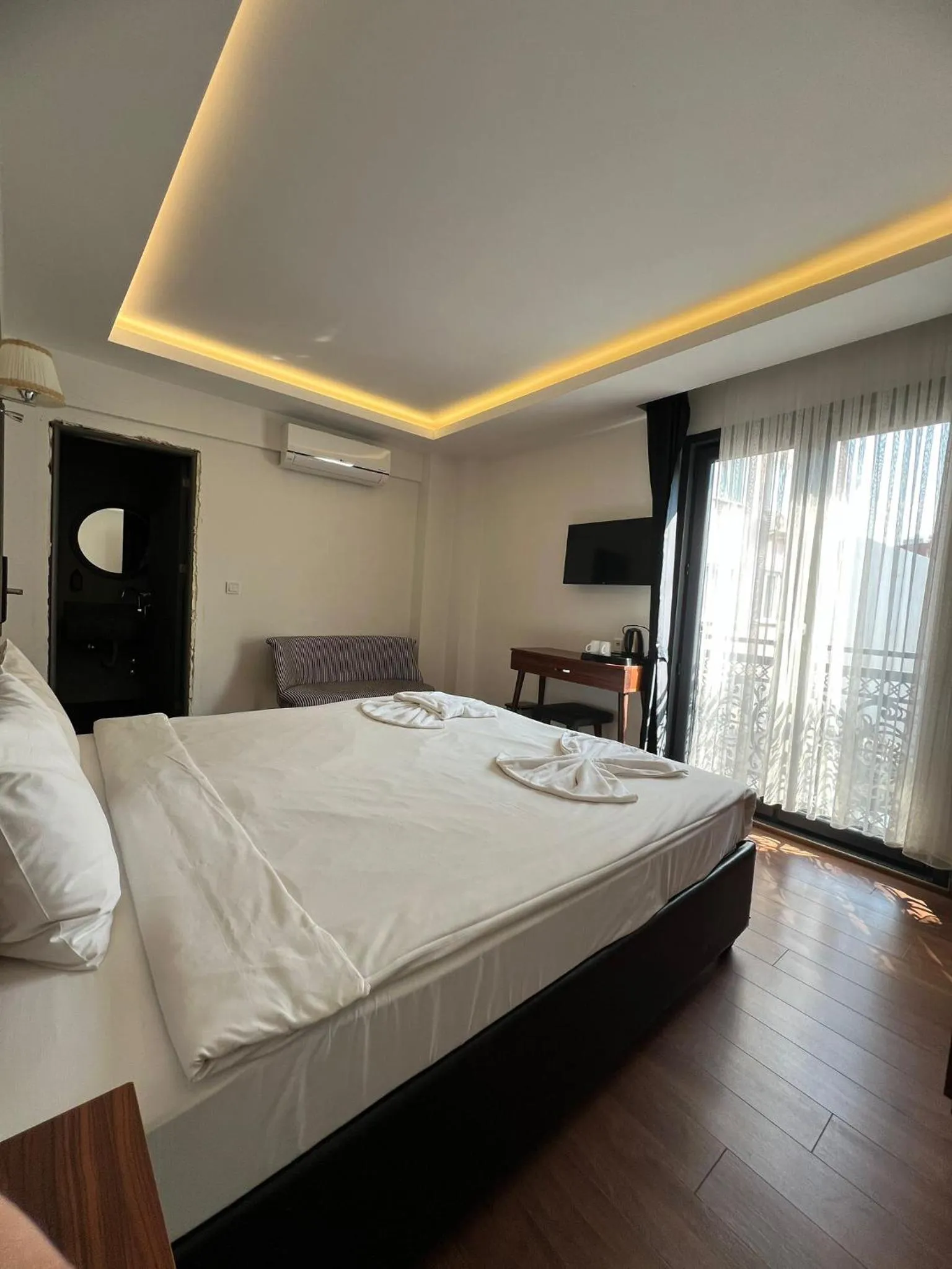 Photo of the whole room, Bed in Violin Hotel Sultanahmet