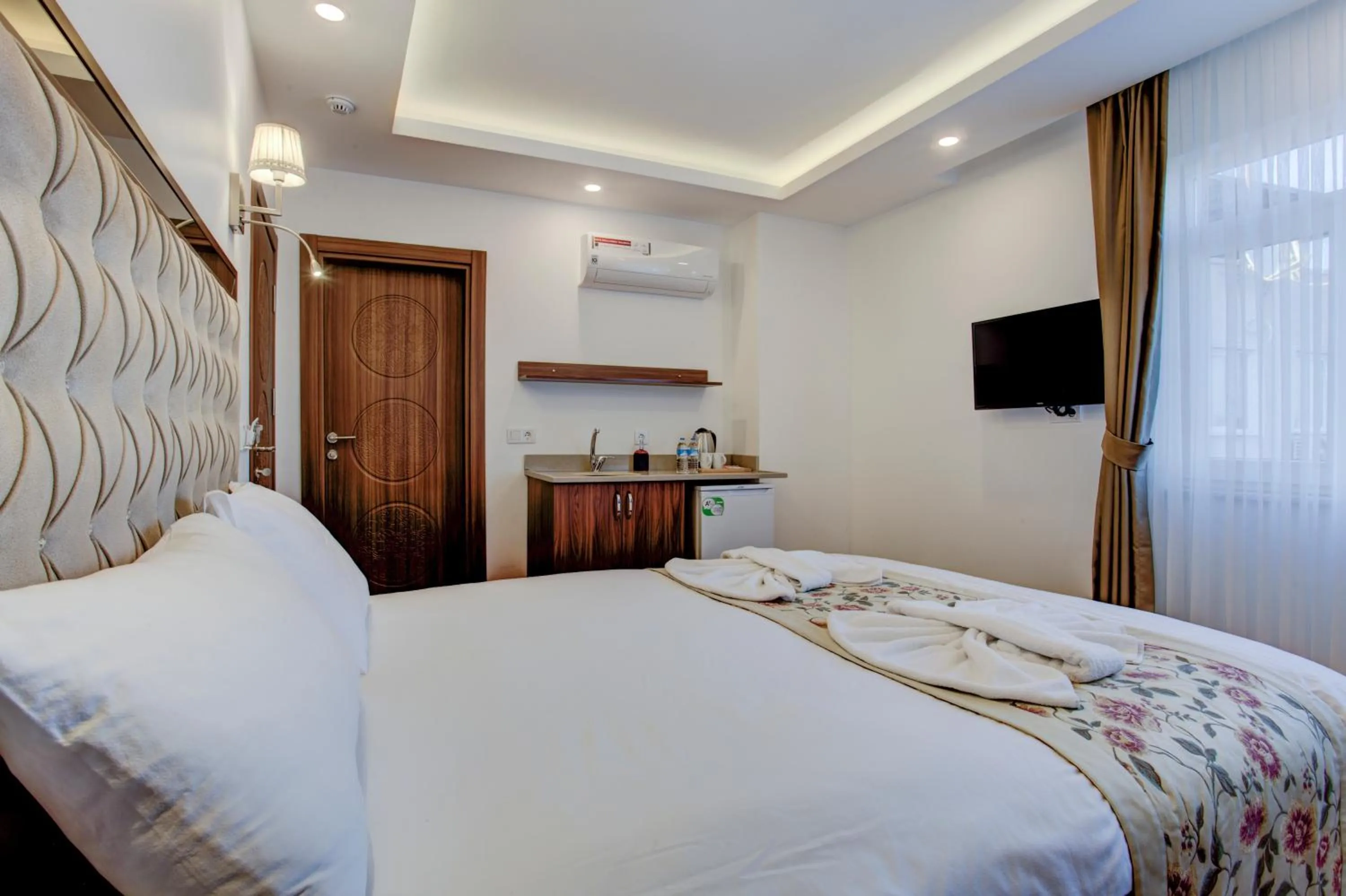 Shower, Bed in Violin Hotel Sultanahmet