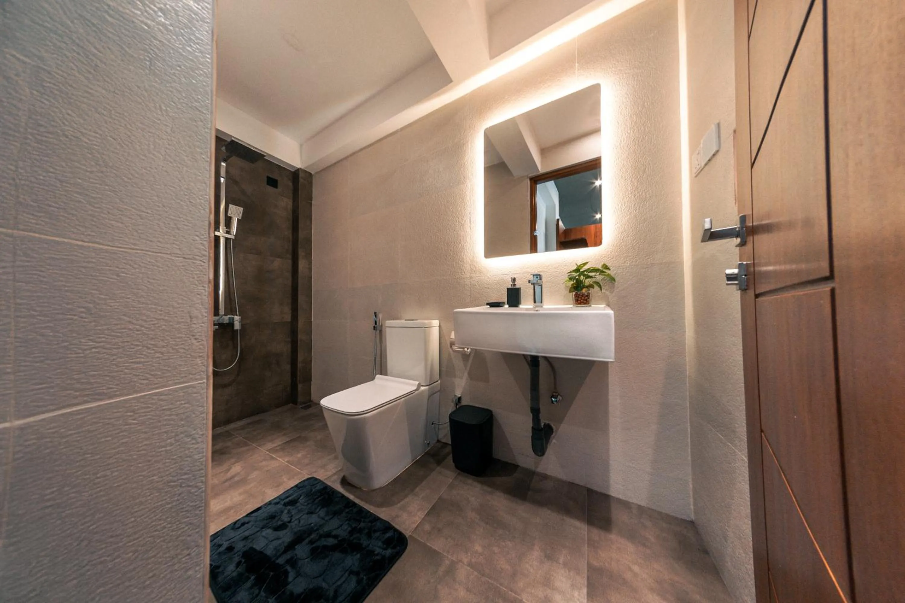 Shower in The Blackberry Retreat Kandy