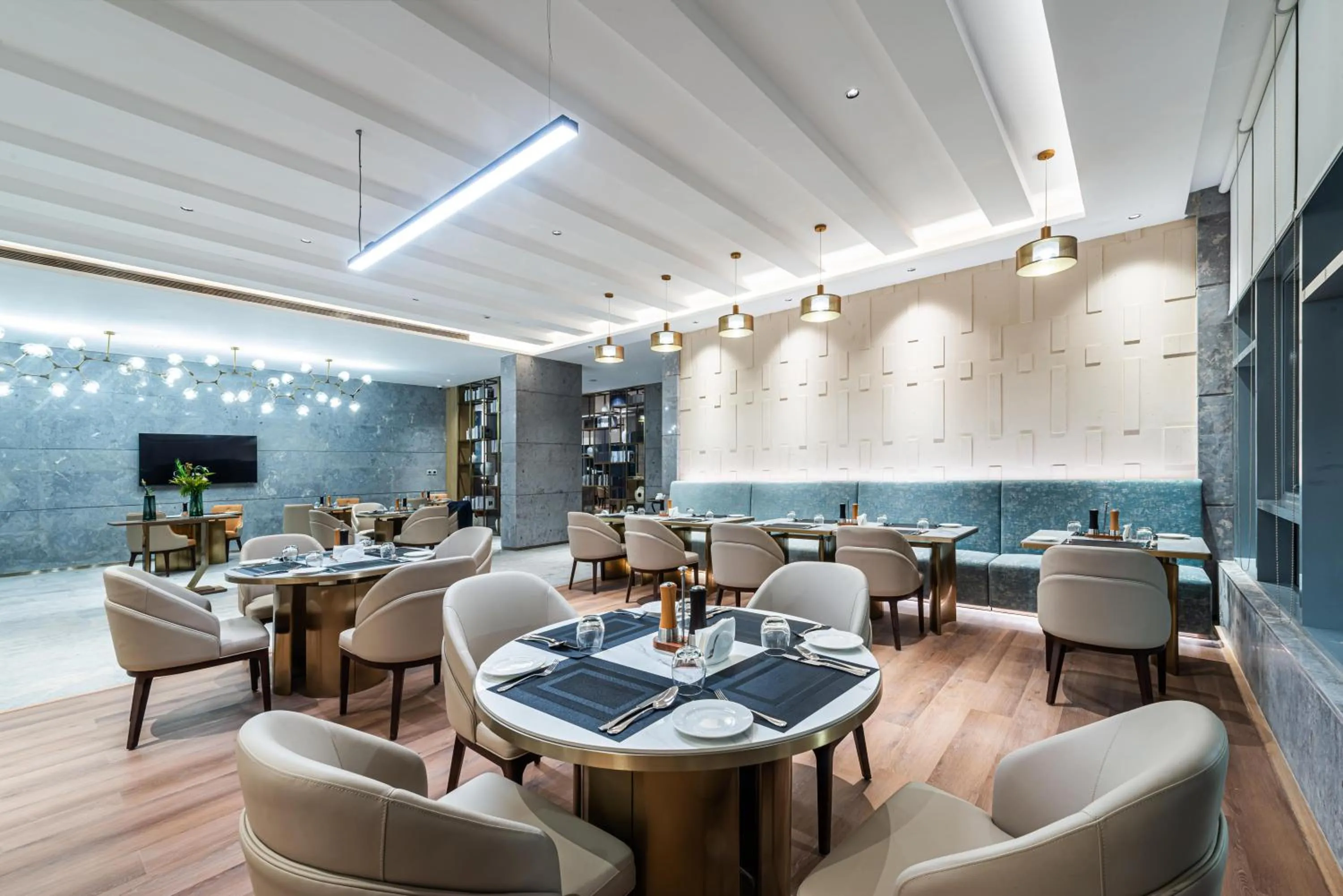 Restaurant/places to eat in Braira Abha Hotel