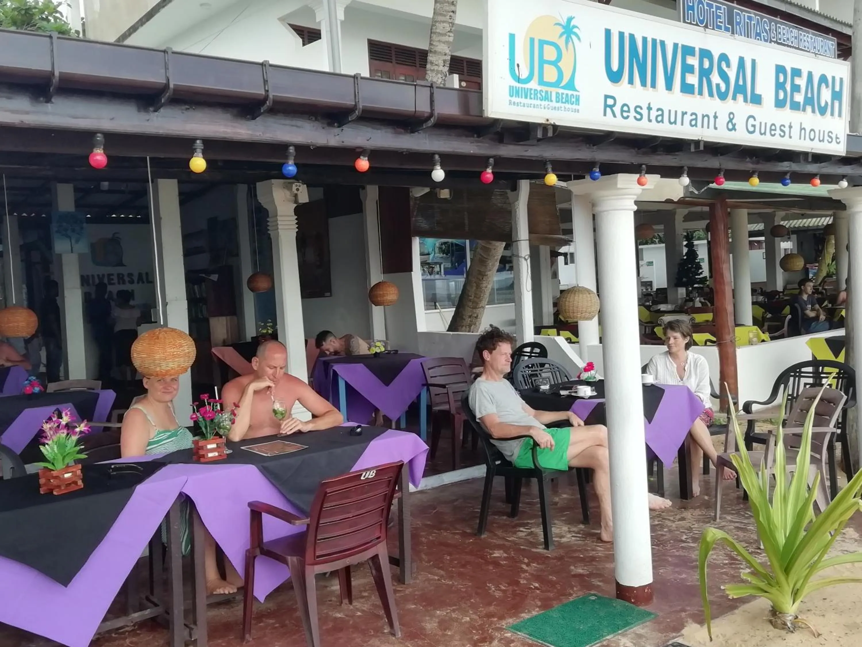 Restaurant/places to eat in Hotel Universal Beach