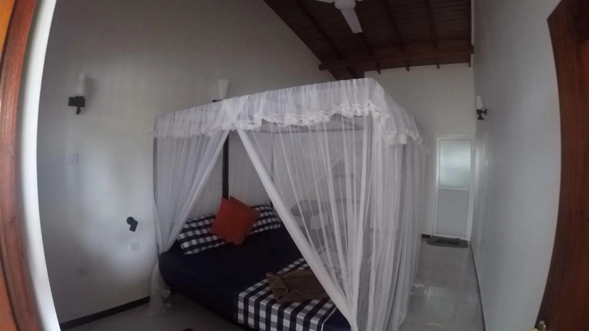 Photo of the whole room, Bed in Hotel Universal Beach