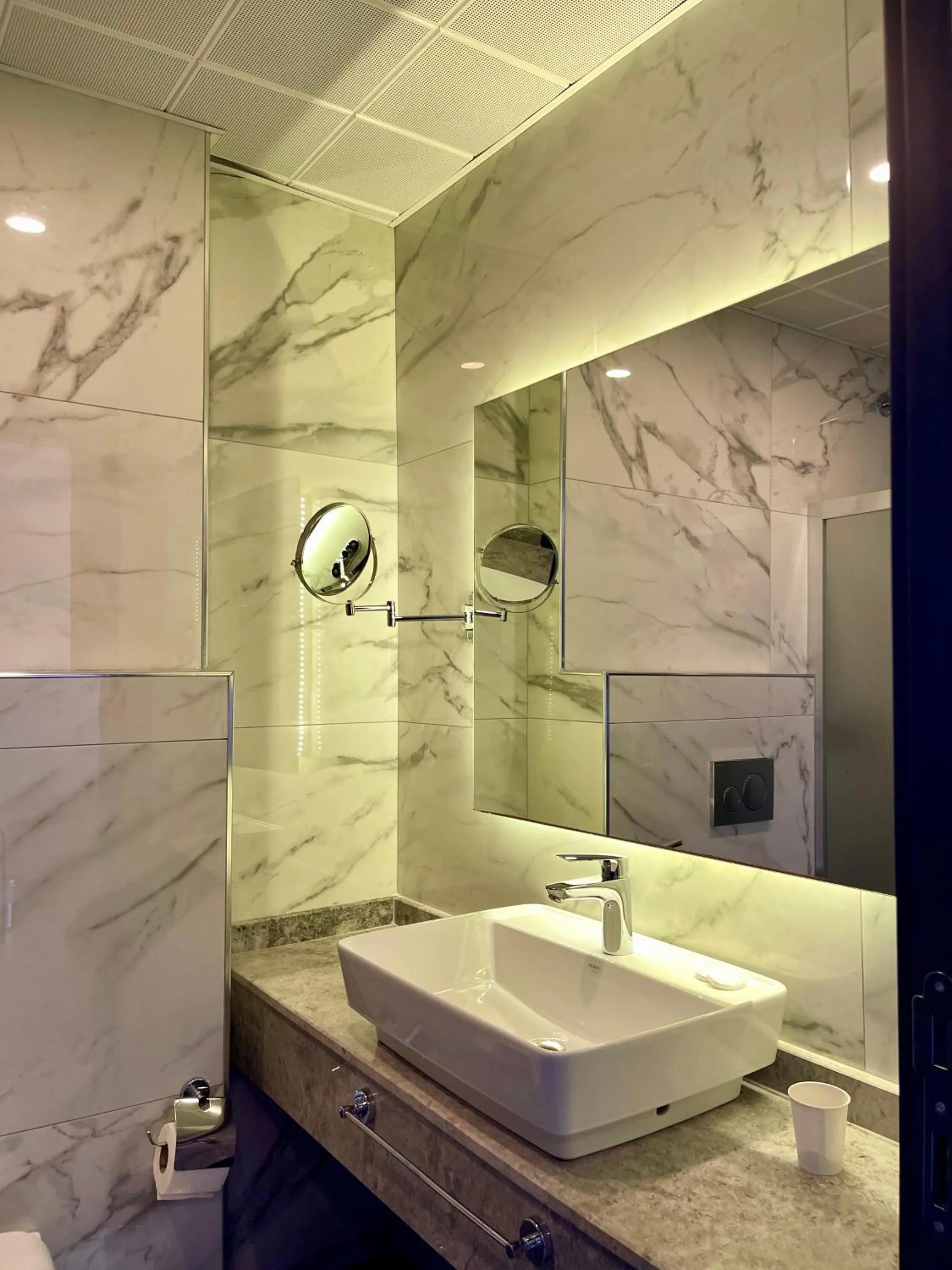 Shower in Brow City Kaş