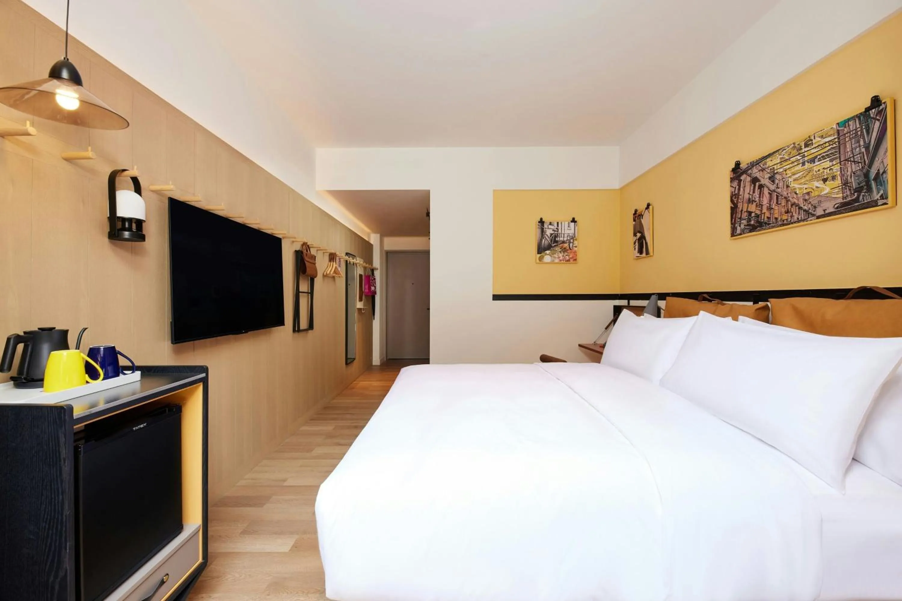 Photo of the whole room, Bed in Moxy Shanghai Putuo