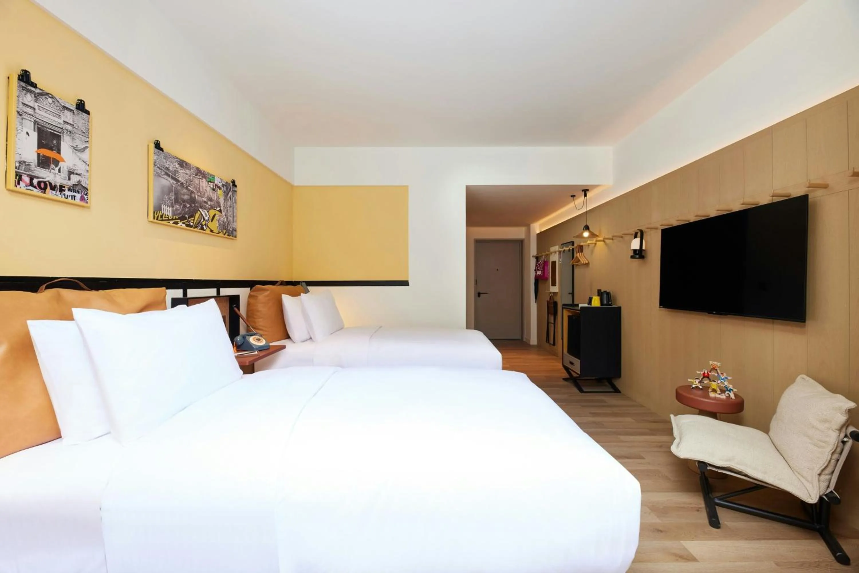 Photo of the whole room, Bed in Moxy Shanghai Putuo