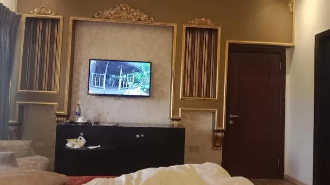 Bed in Sandralia Hotel Limited, Abuja