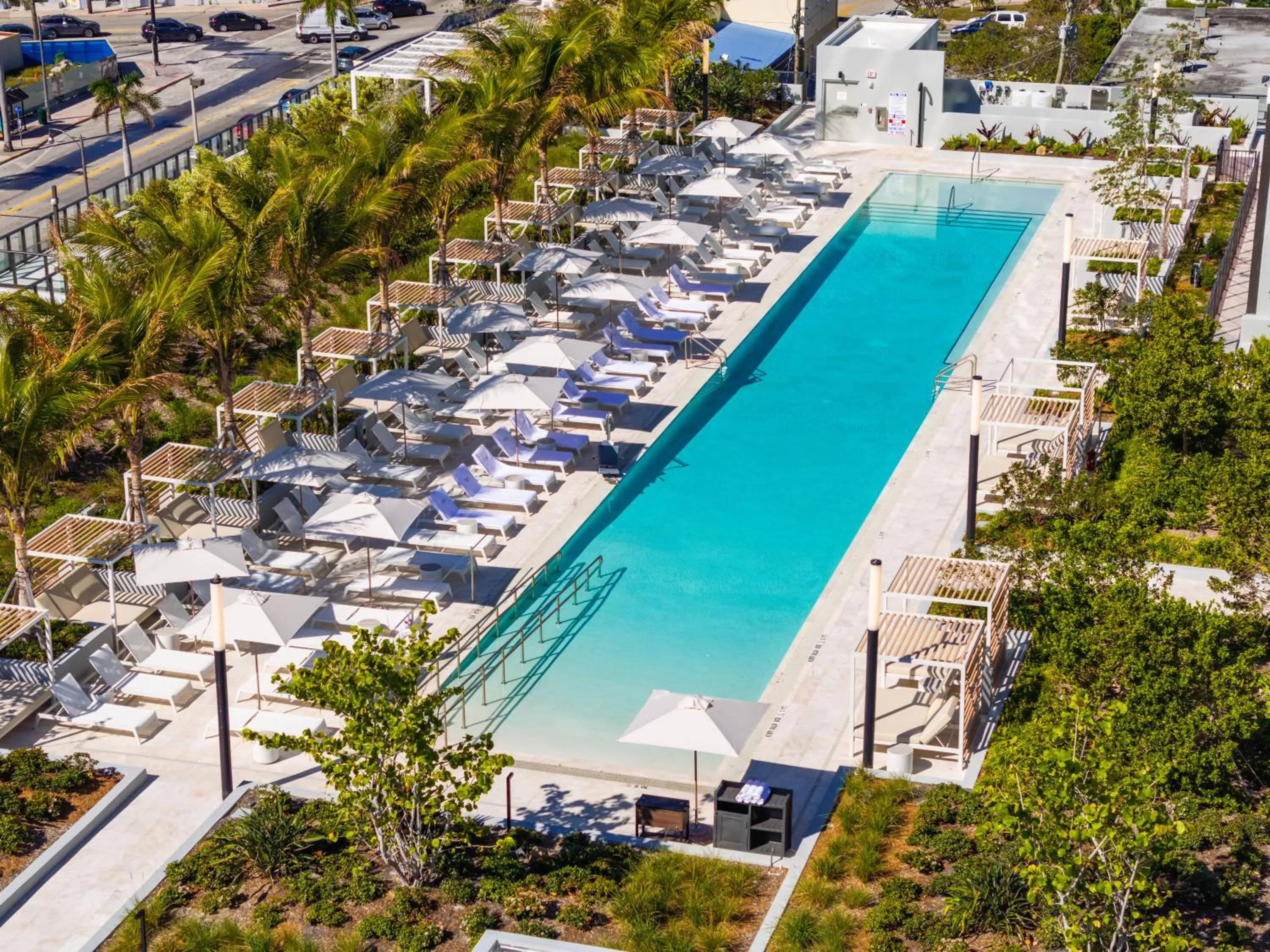 Pool view in 72 Park by Nomada Residences