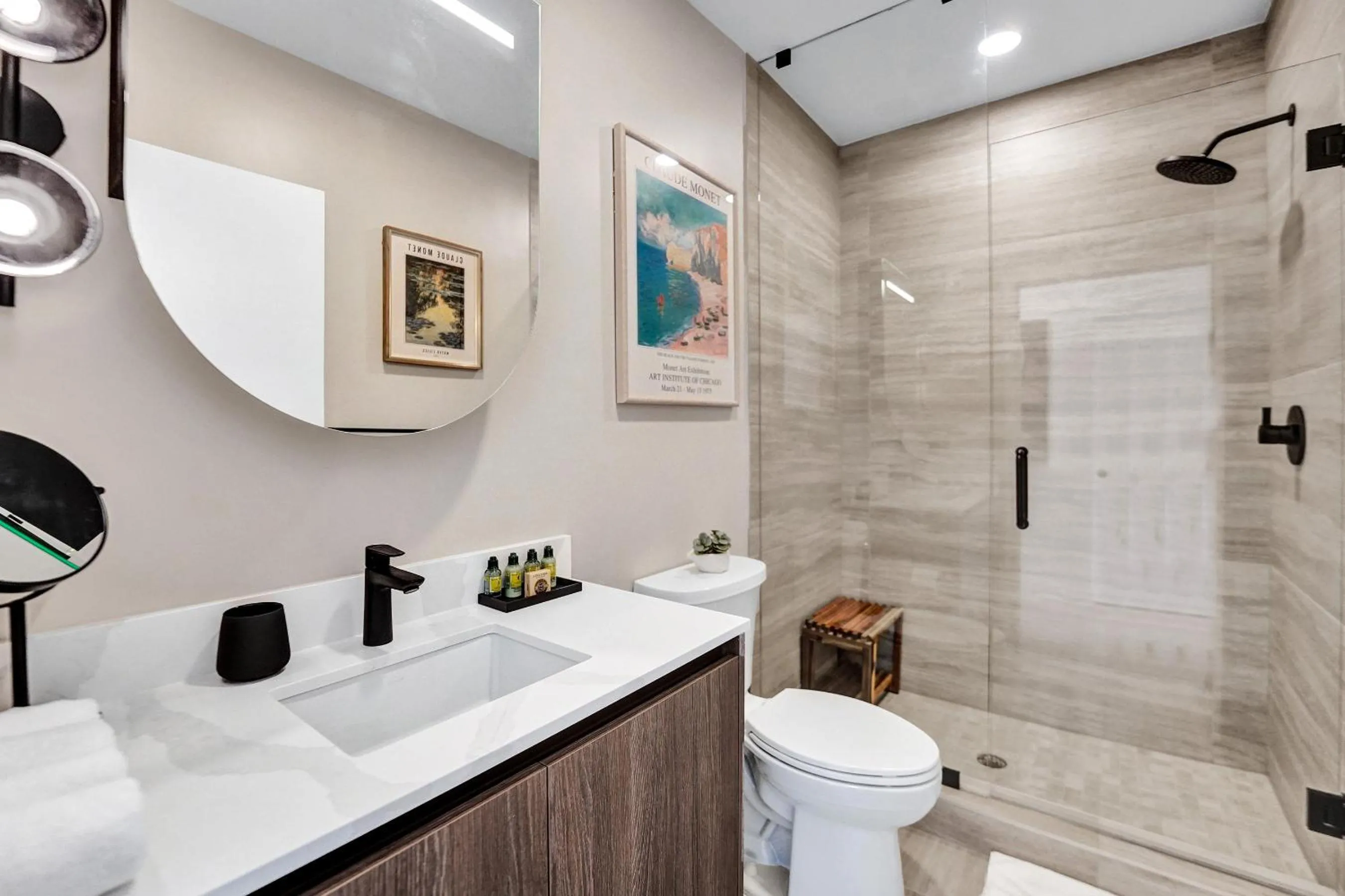 Bathroom in 72 Park by Nomada Residences