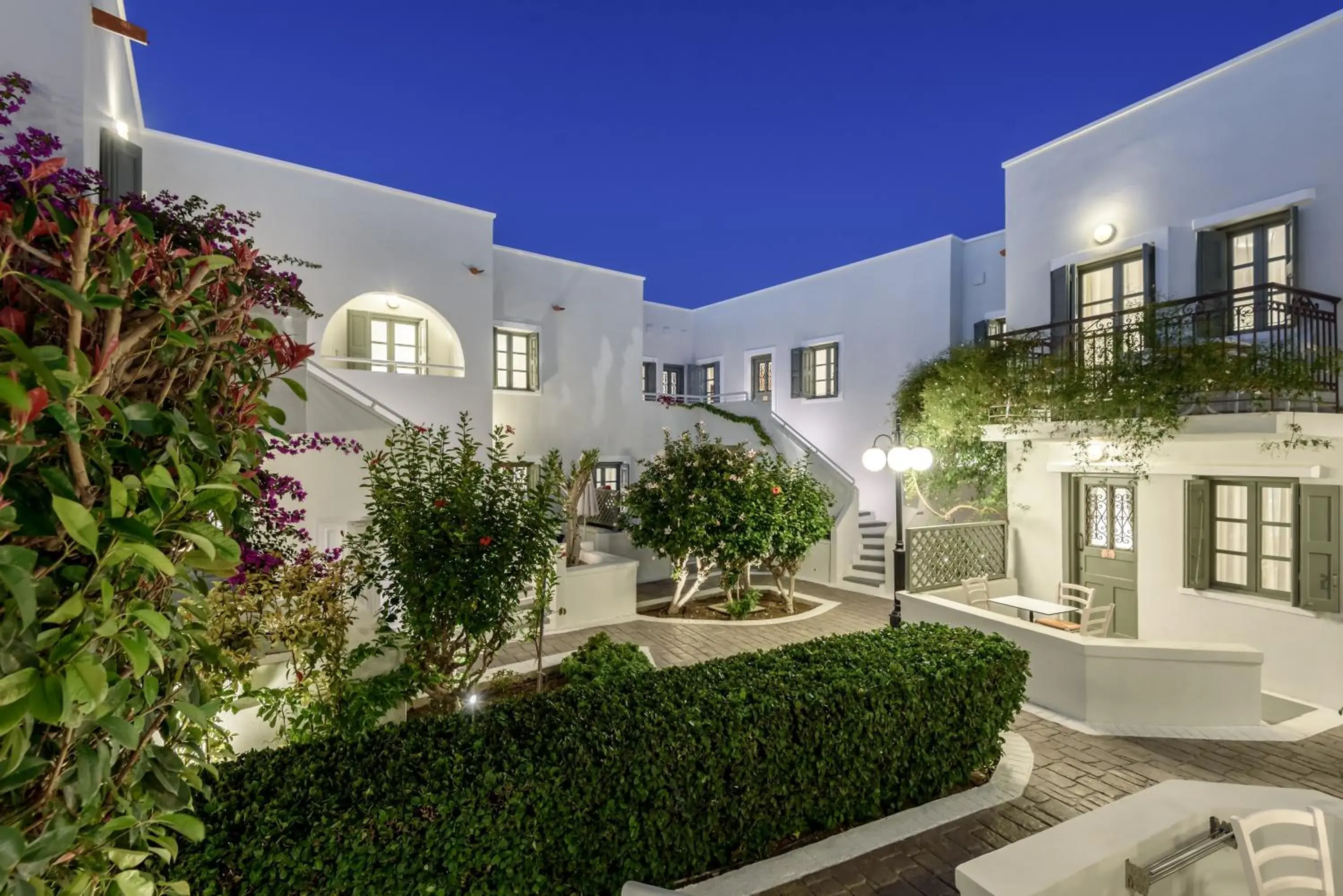 Property building in Nissia Kamares Property building in Nissia Kamares