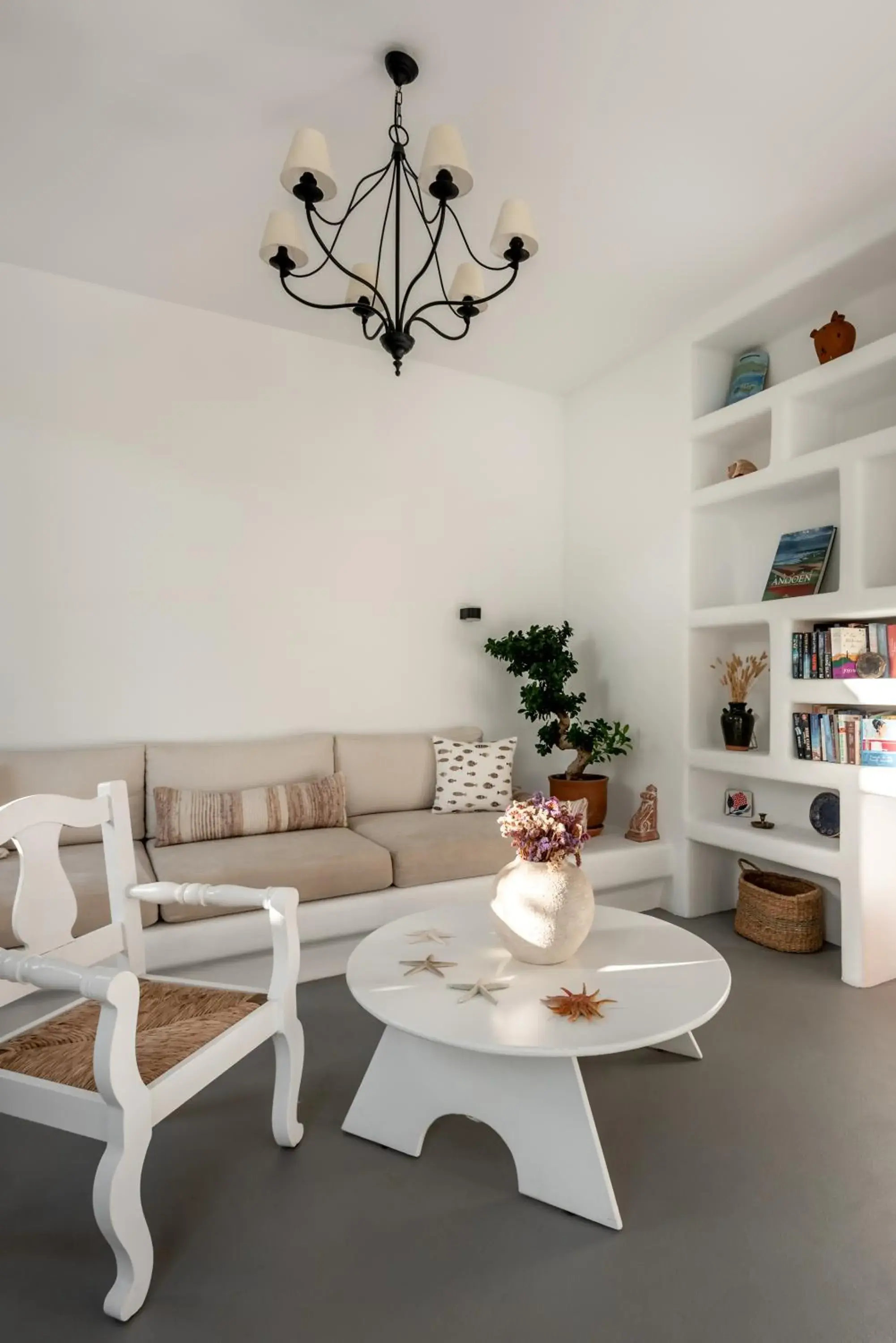 Property building in Nissia Kamares Property building in Nissia Kamares