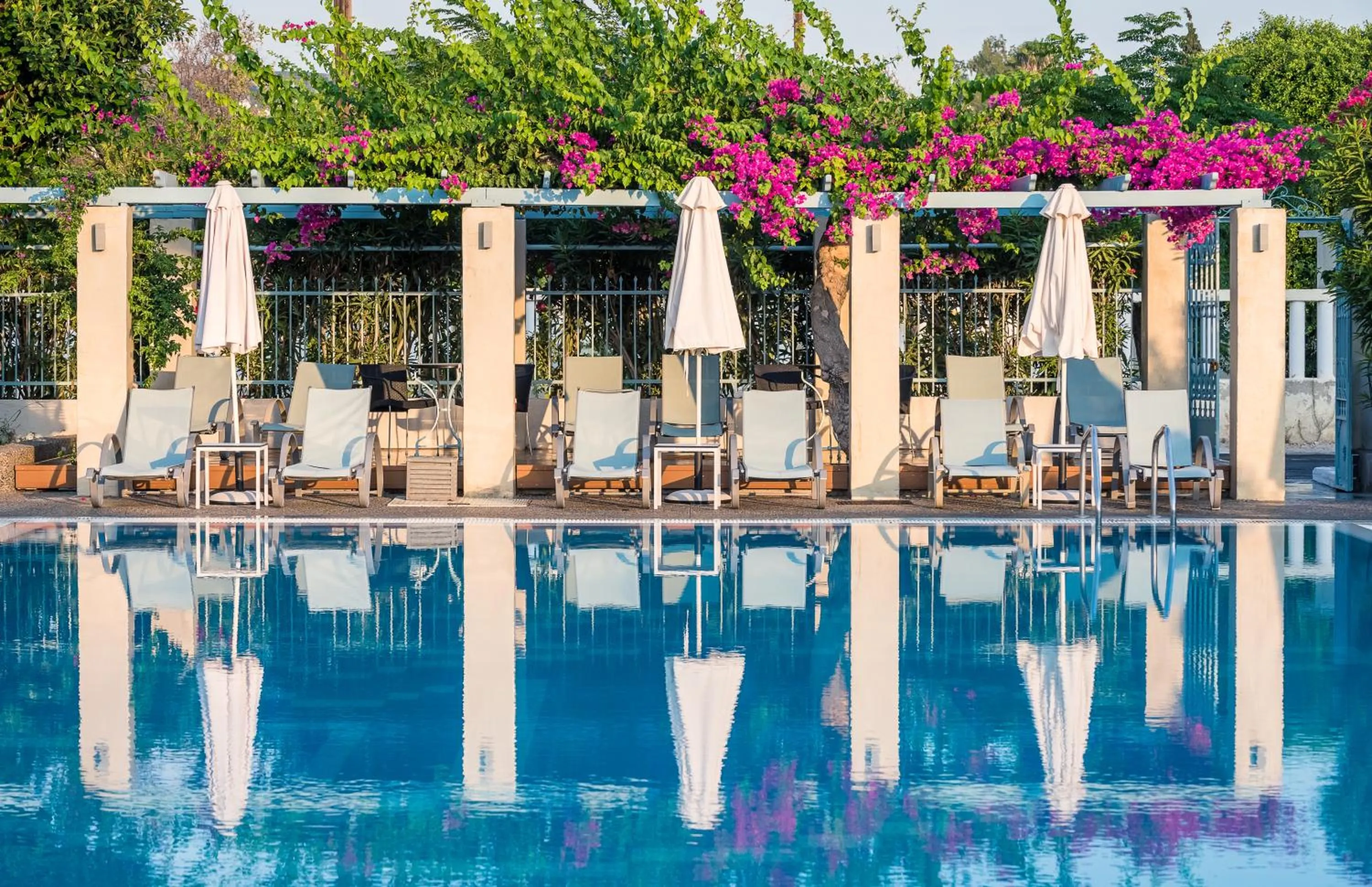 Swimming pool in Nissia Kamares