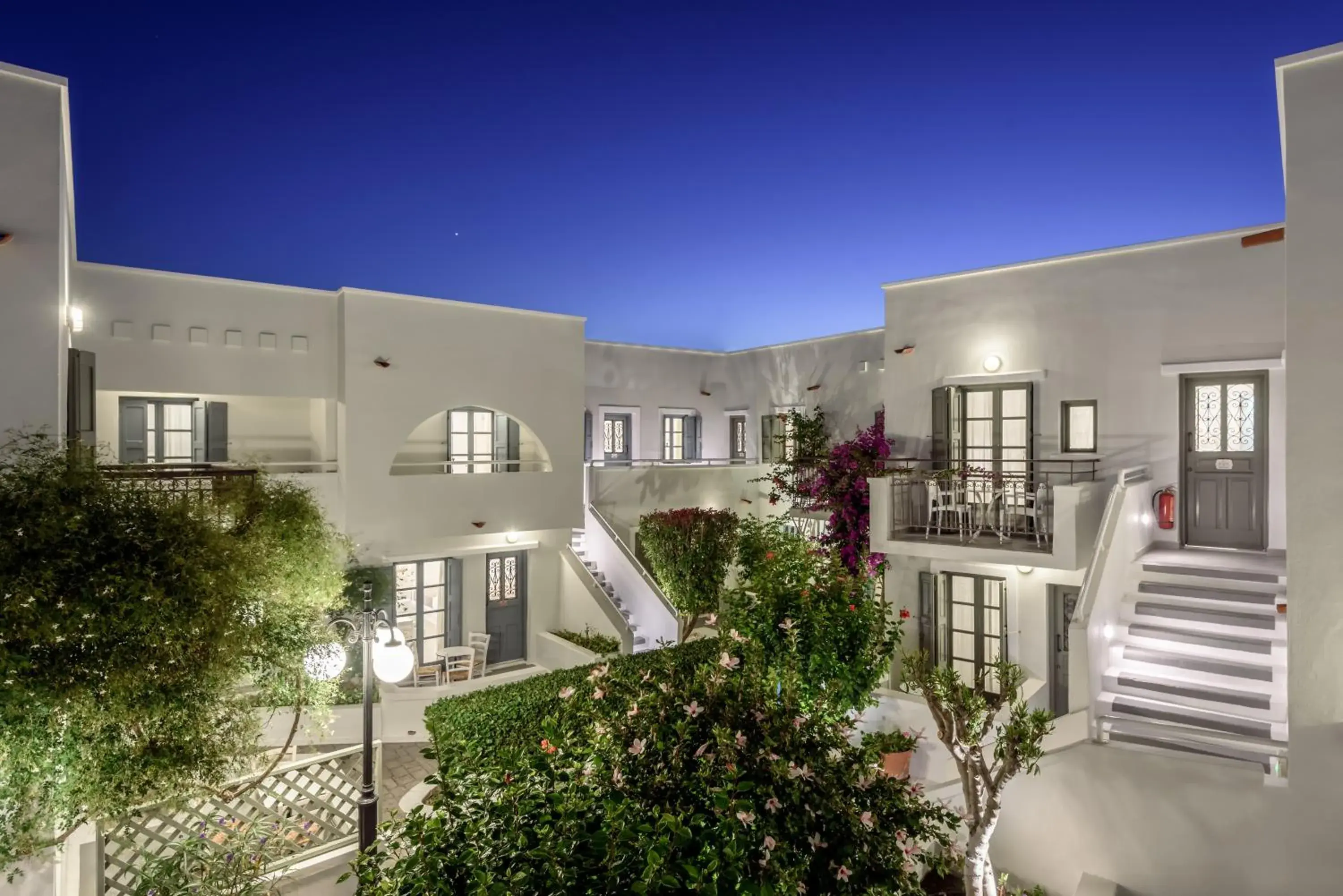 Property building in Nissia Kamares Property building in Nissia Kamares