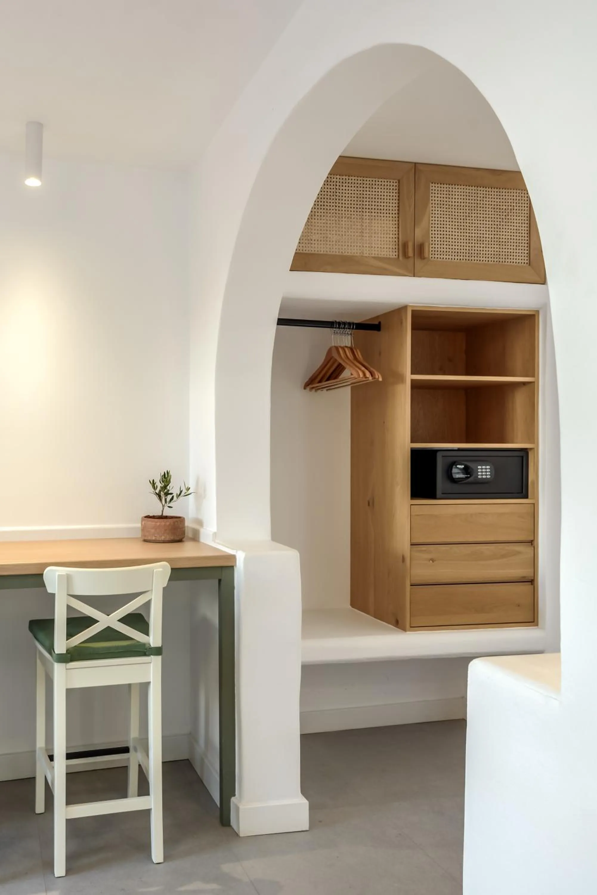 Decorative detail in Nissia Kamares