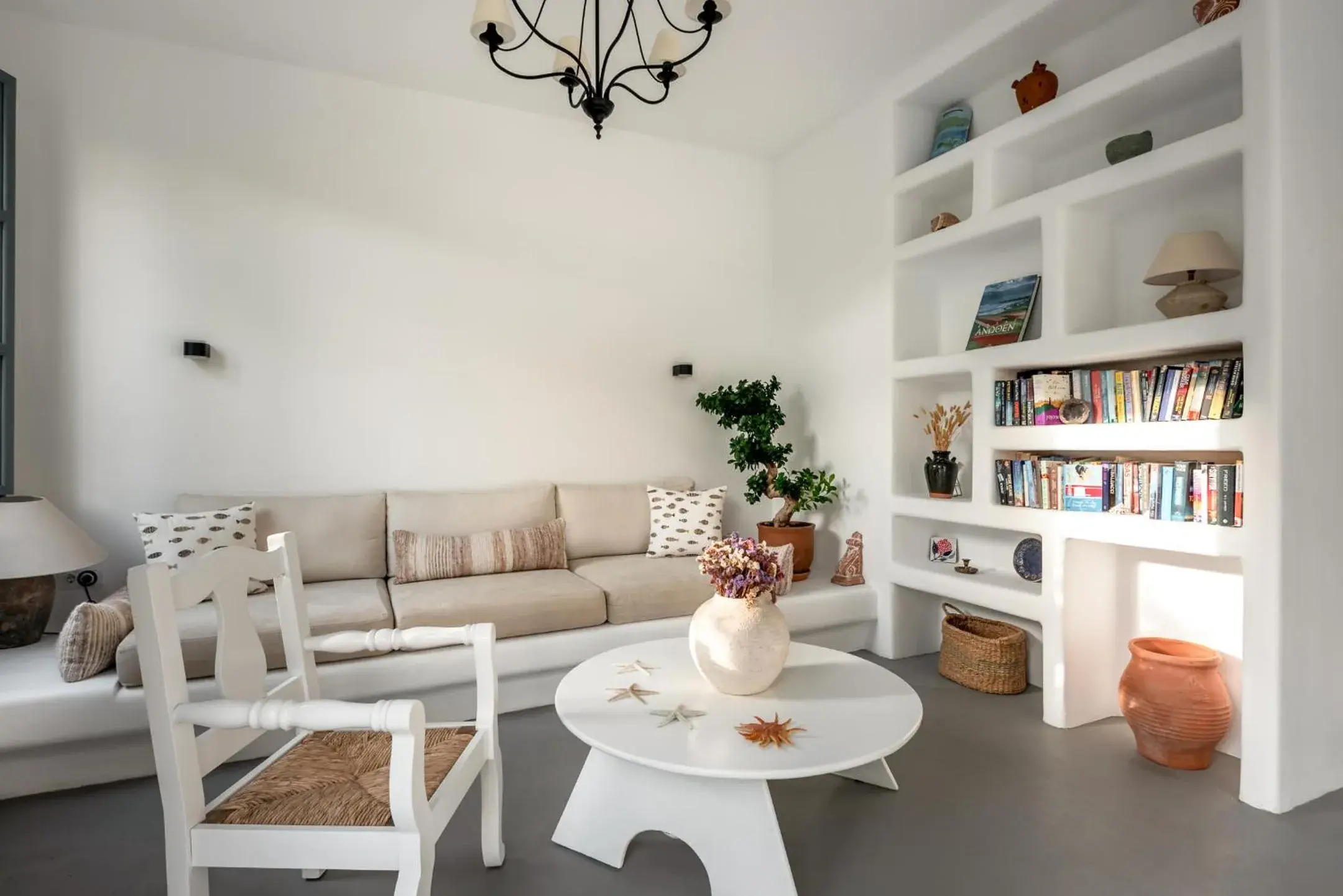 Property building in Nissia Kamares Property building in Nissia Kamares