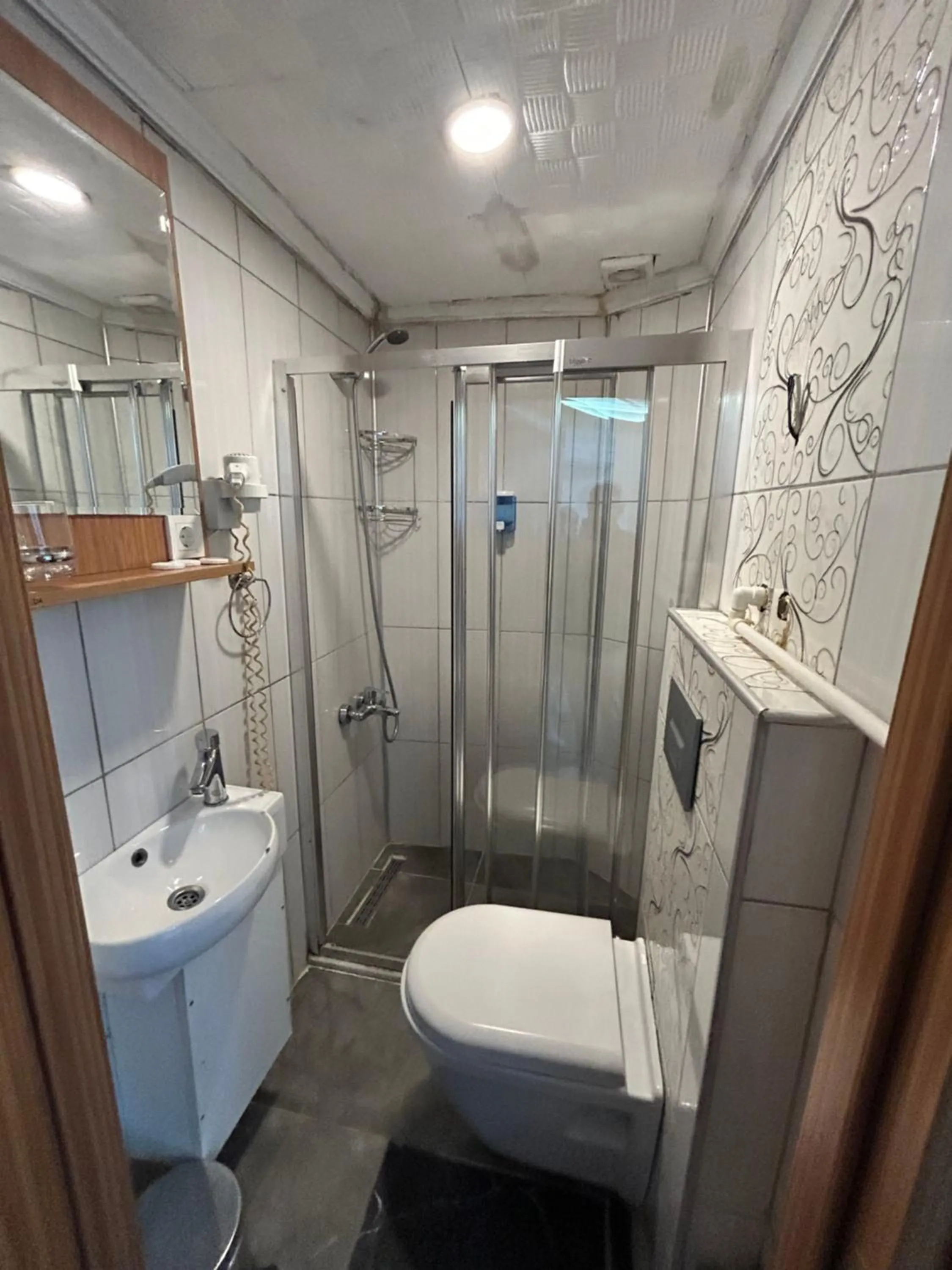 Shower in Viva Sirkeci Butik Hotel