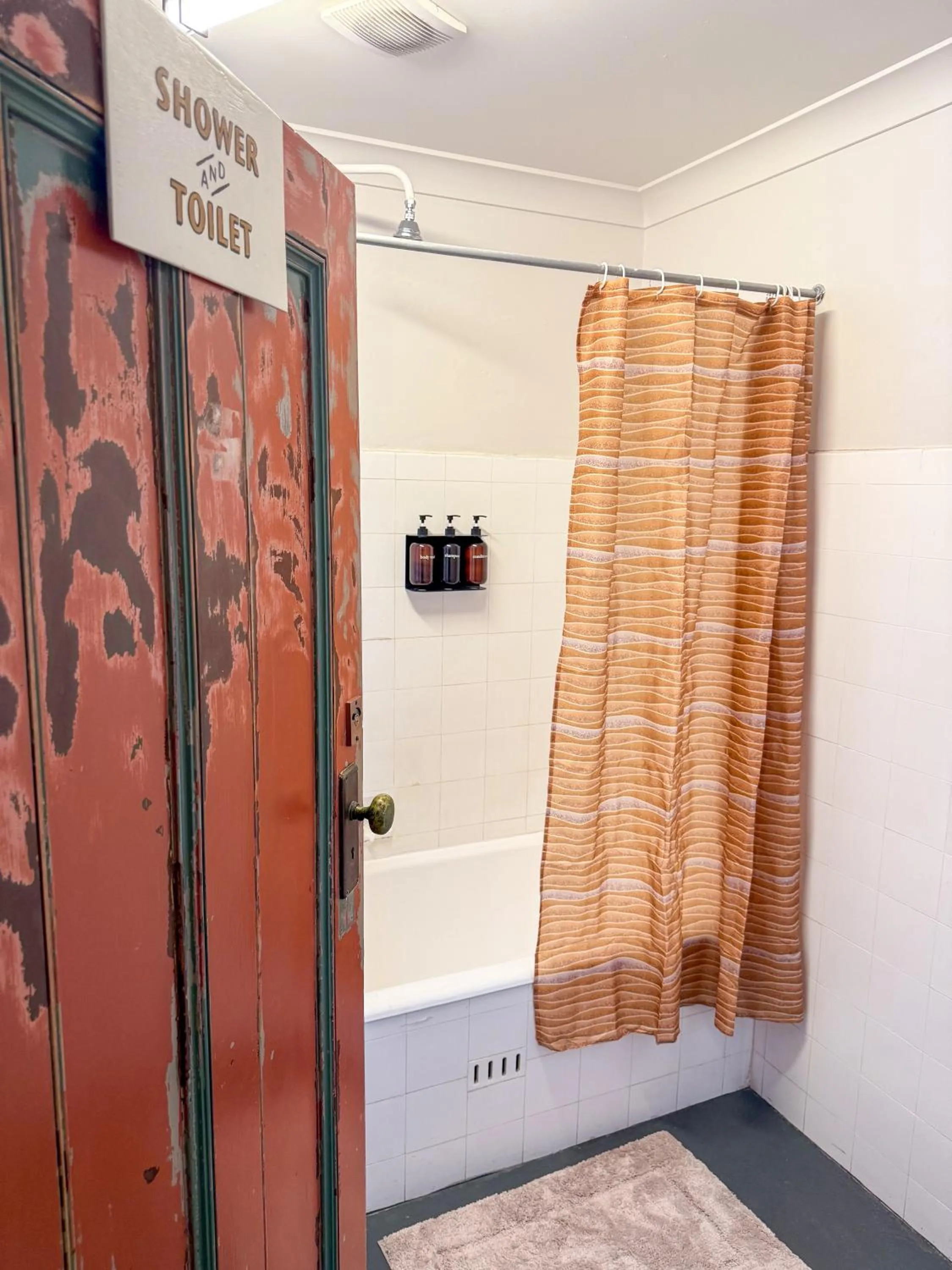 Bathroom in Courthouse Hotel