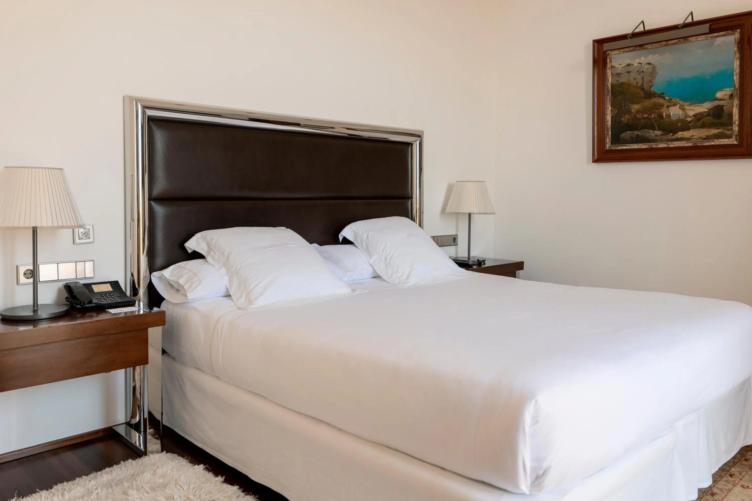 Bed in Mirador de Dalt Vila-Relais & Chateaux