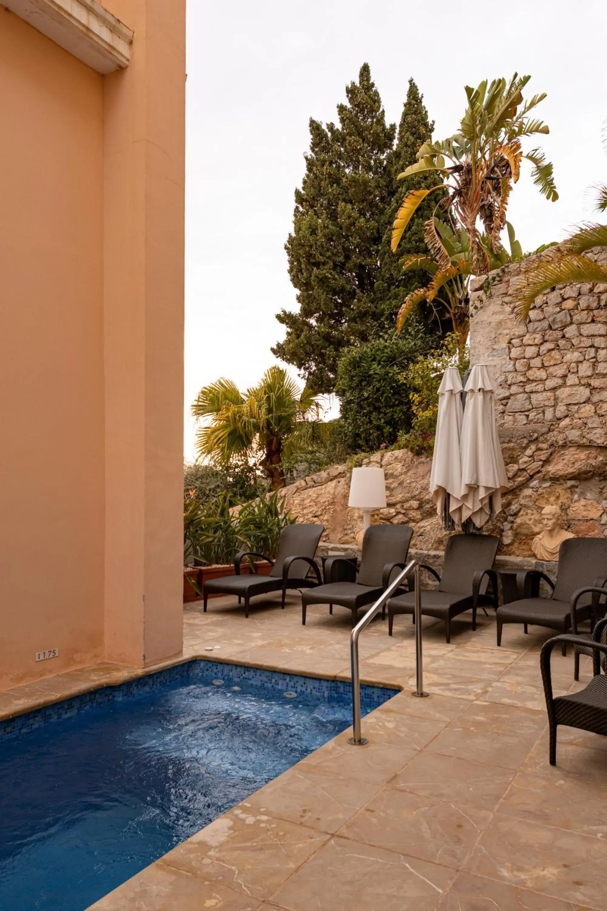 Swimming pool in Mirador de Dalt Vila-Relais & Chateaux Swimming pool in Mirador de Dalt Vila-Relais & Chateaux